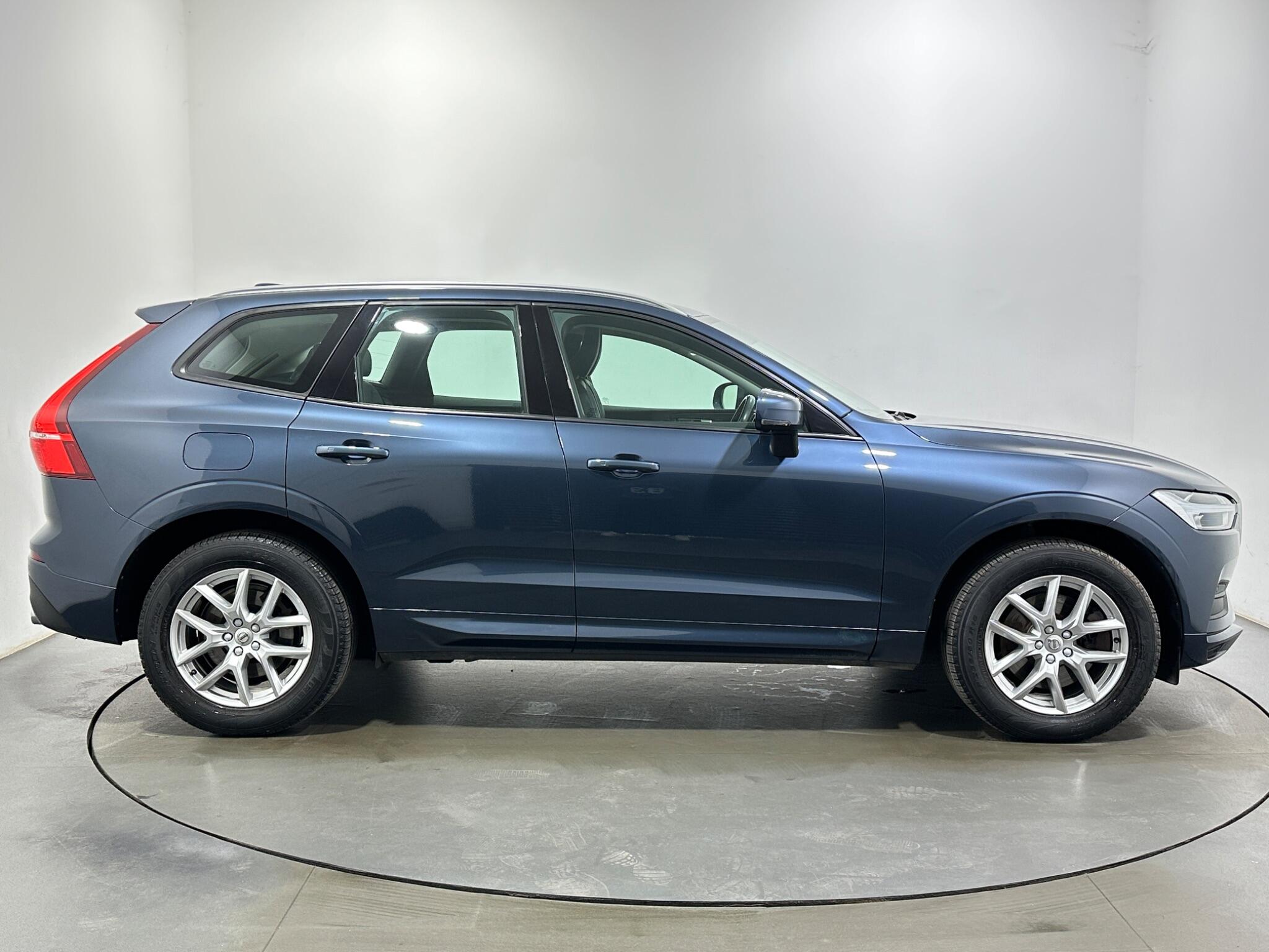 Volvo XC60 view 9