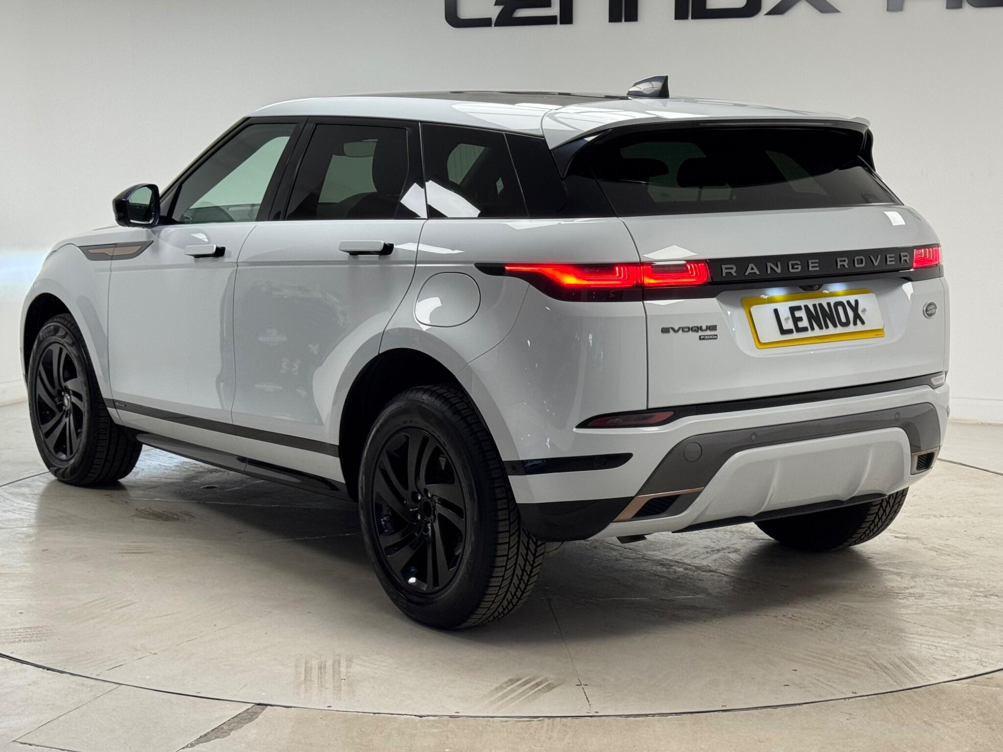 Land Rover Range Rover Evoque view 4