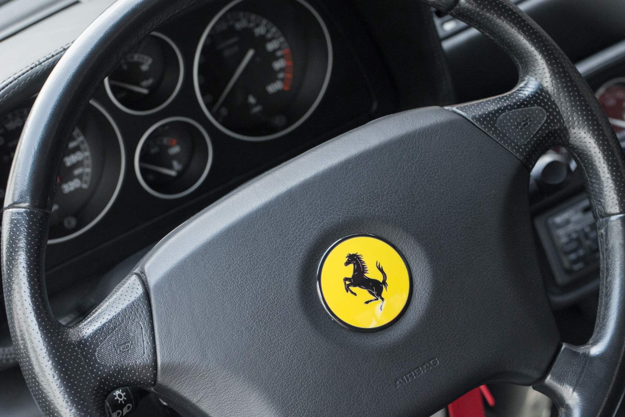 Ferrari F355 view 27