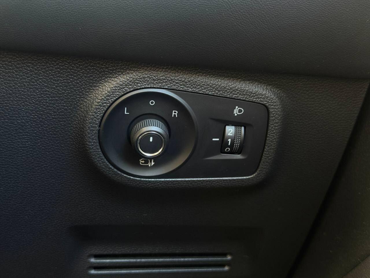 MG ZS view 30