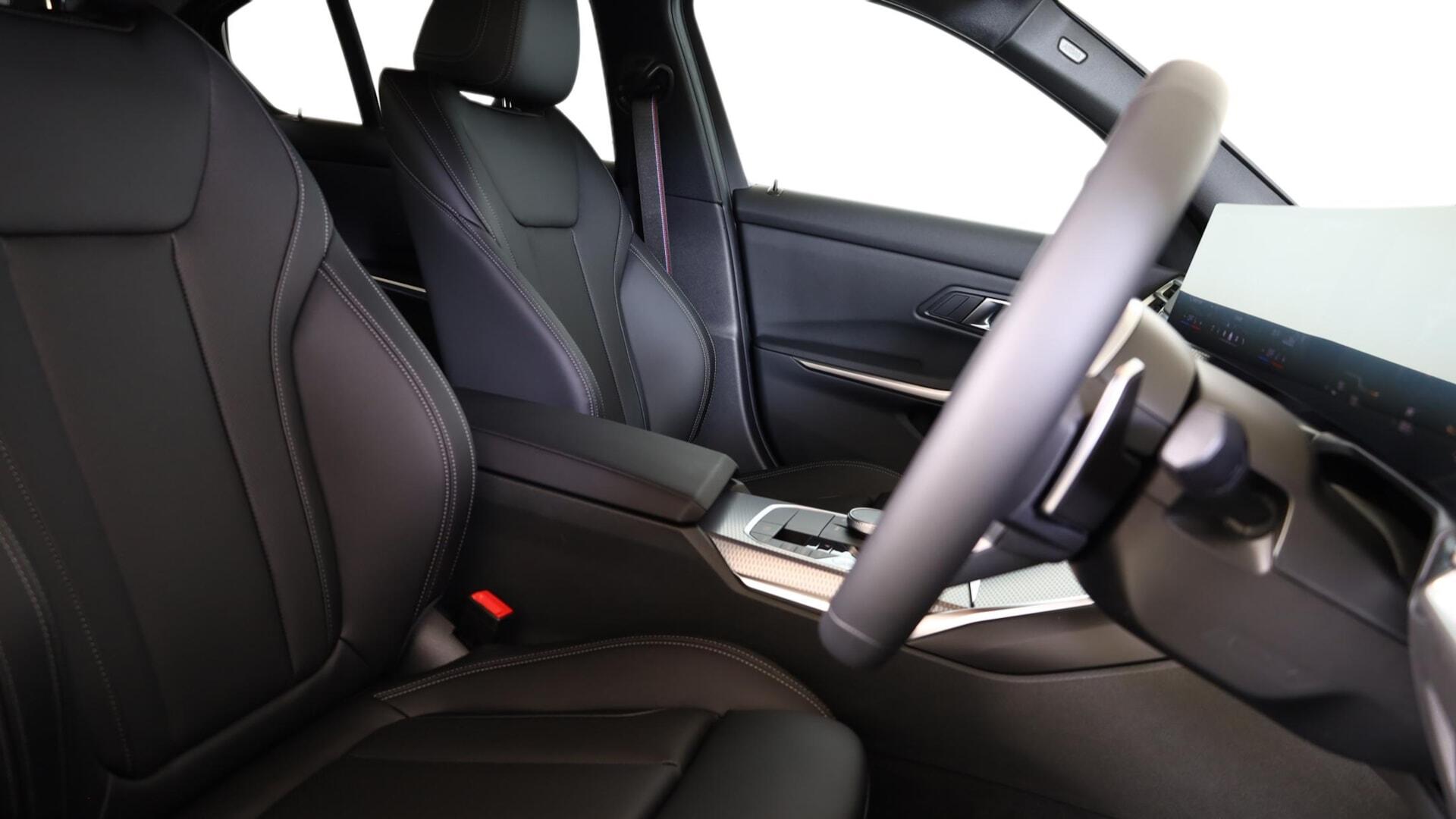 BMW 3 Series view 11
