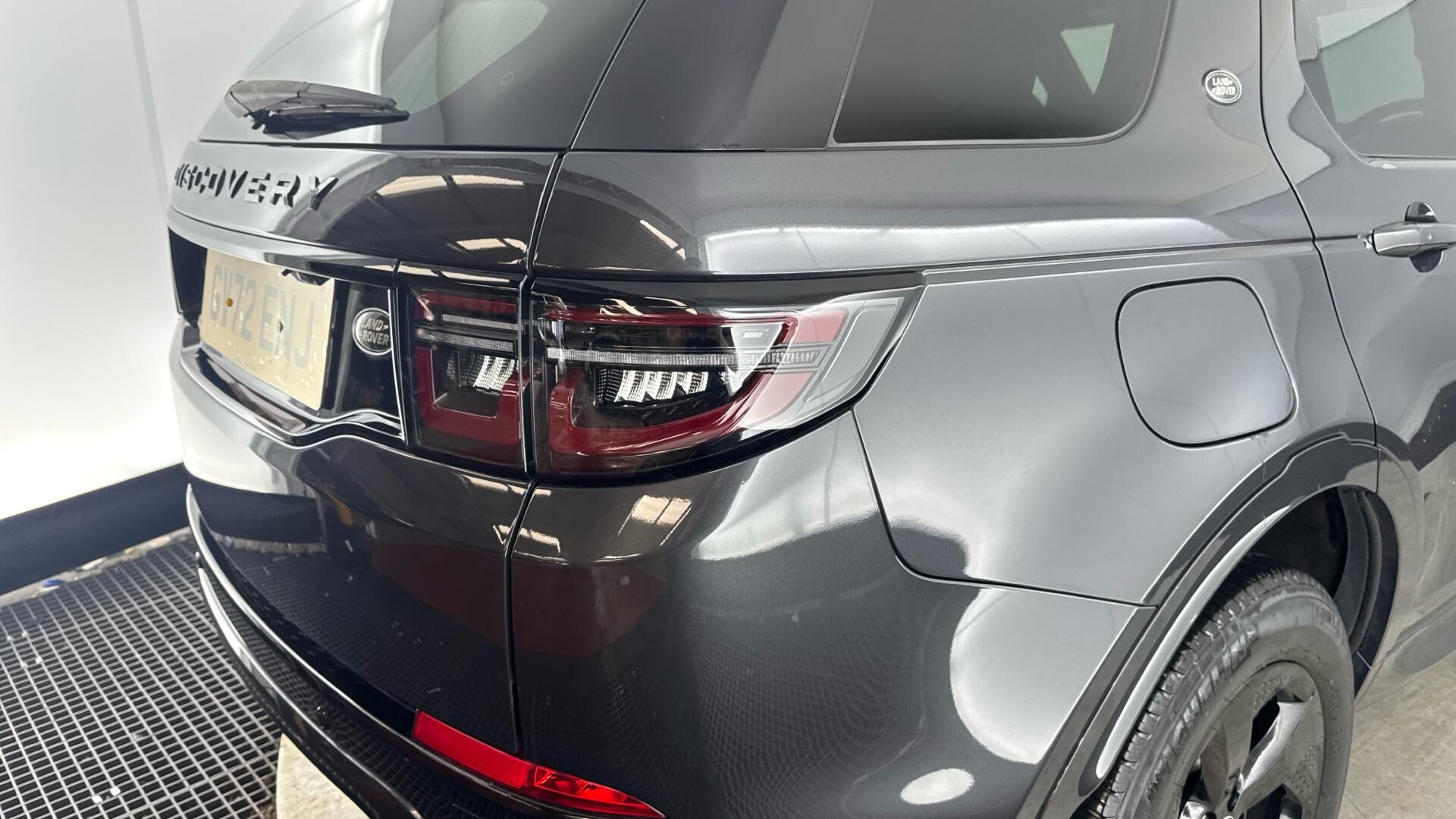 Land Rover Discovery Sport view 22