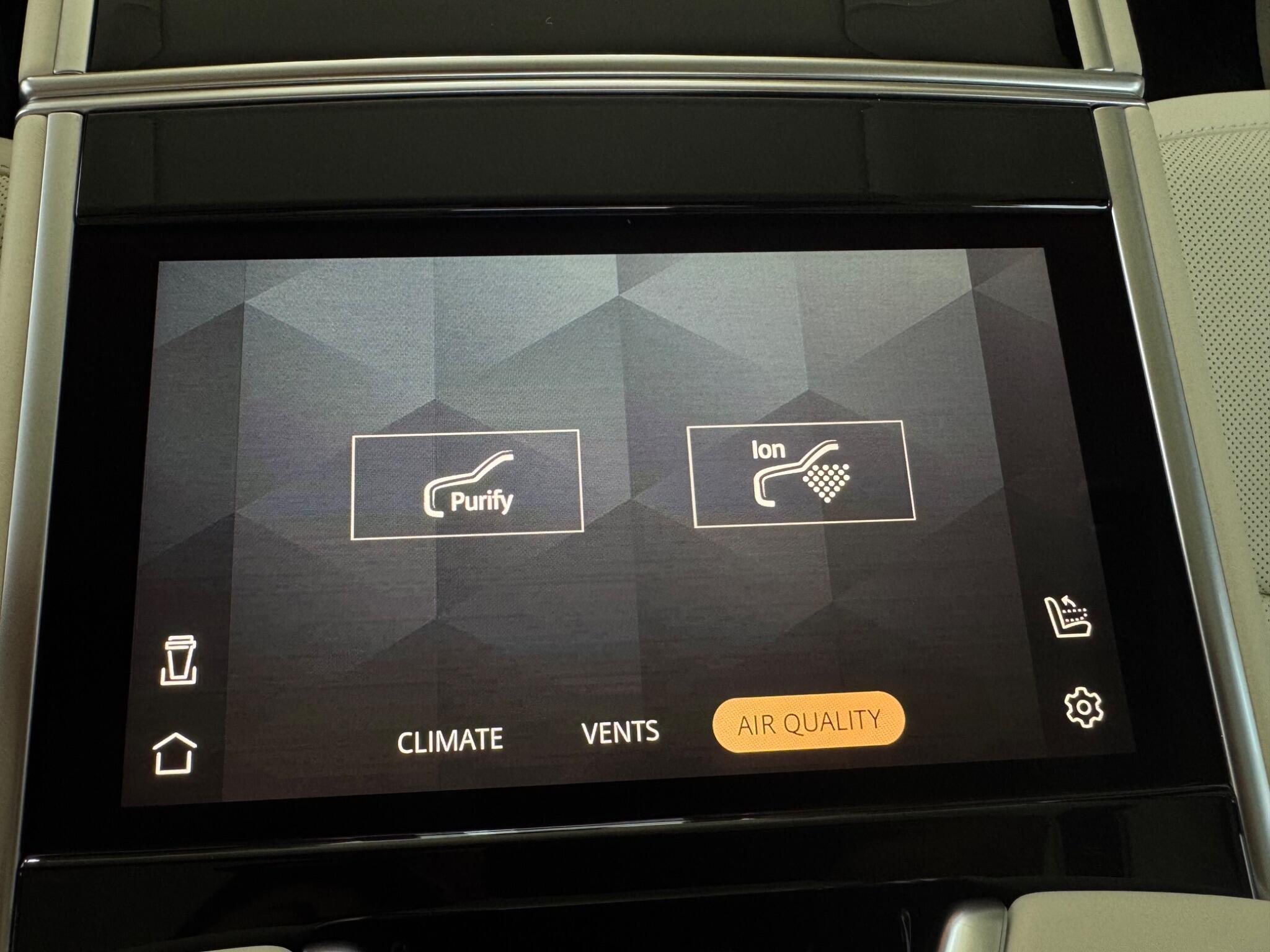 Land Rover Range Rover view 41
