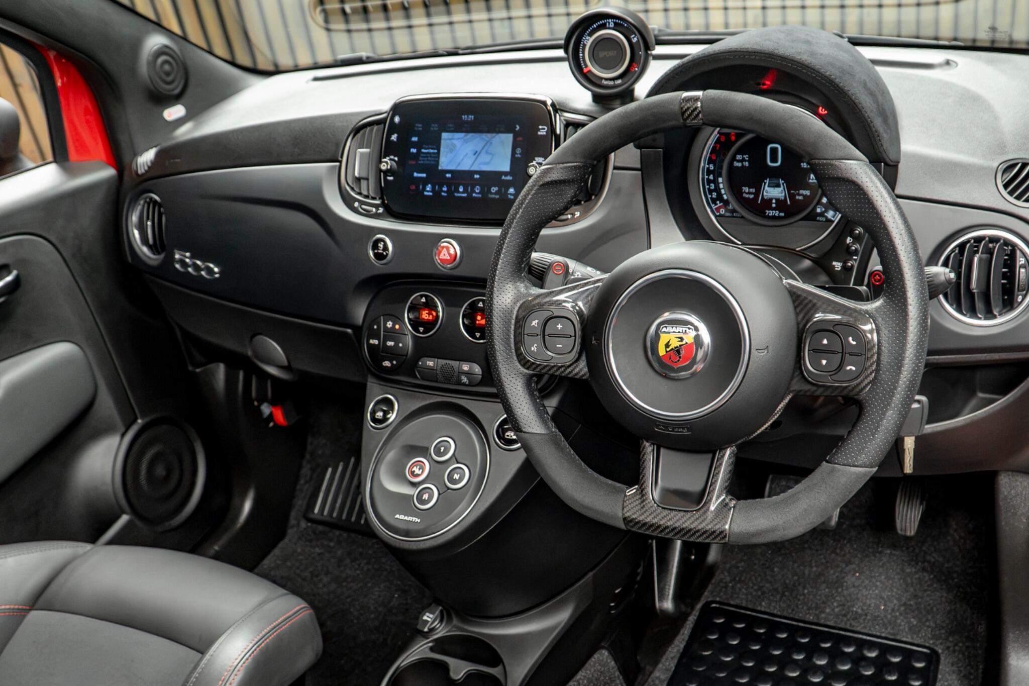 Abarth 695C view 24