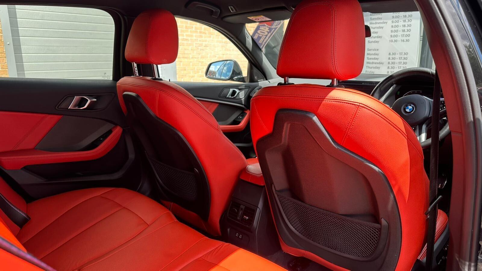 BMW 1 Series view 15
