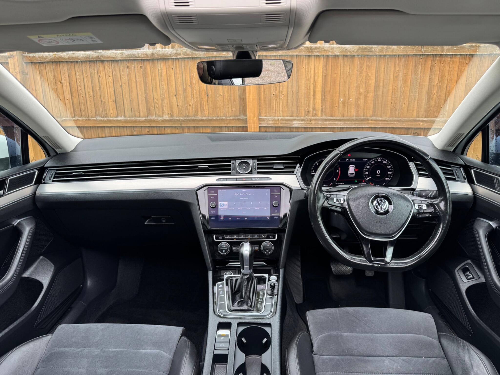 Volkswagen Passat view 15