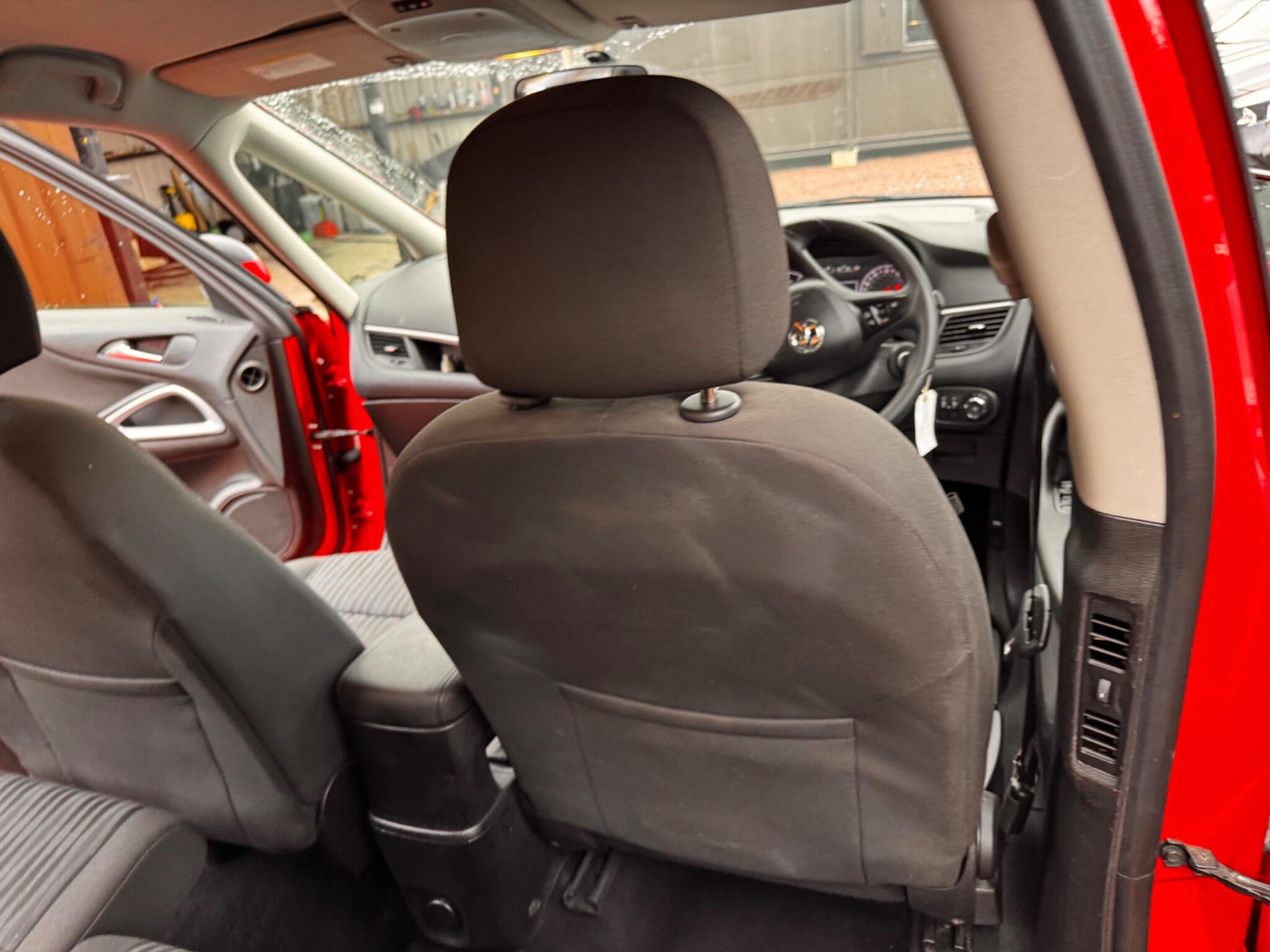 Vauxhall Zafira Tourer view 29
