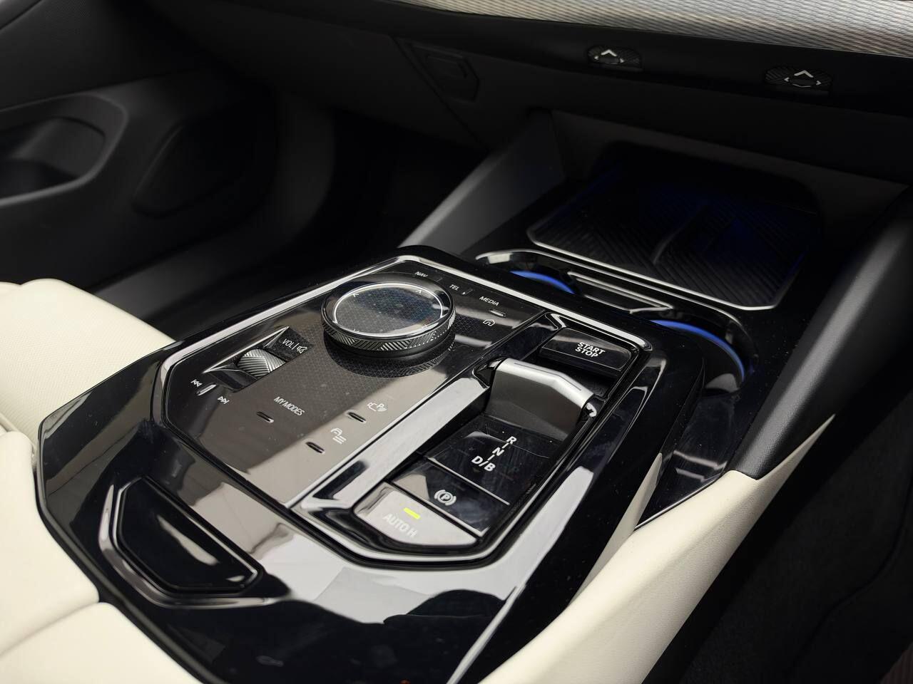 BMW i5 view 43