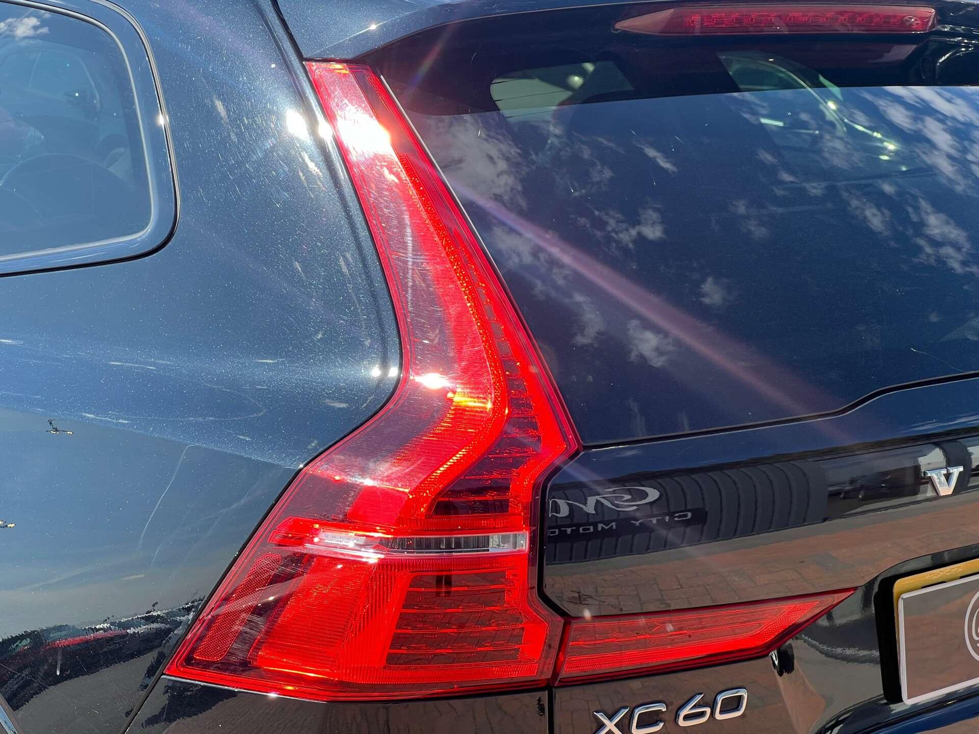 Volvo XC60 view 11