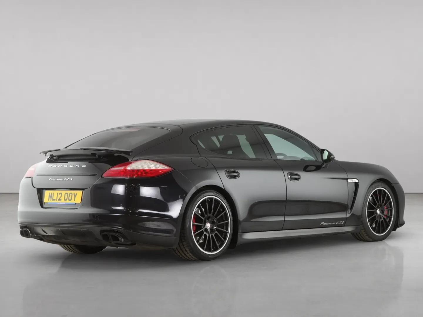 Porsche Panamera view 9