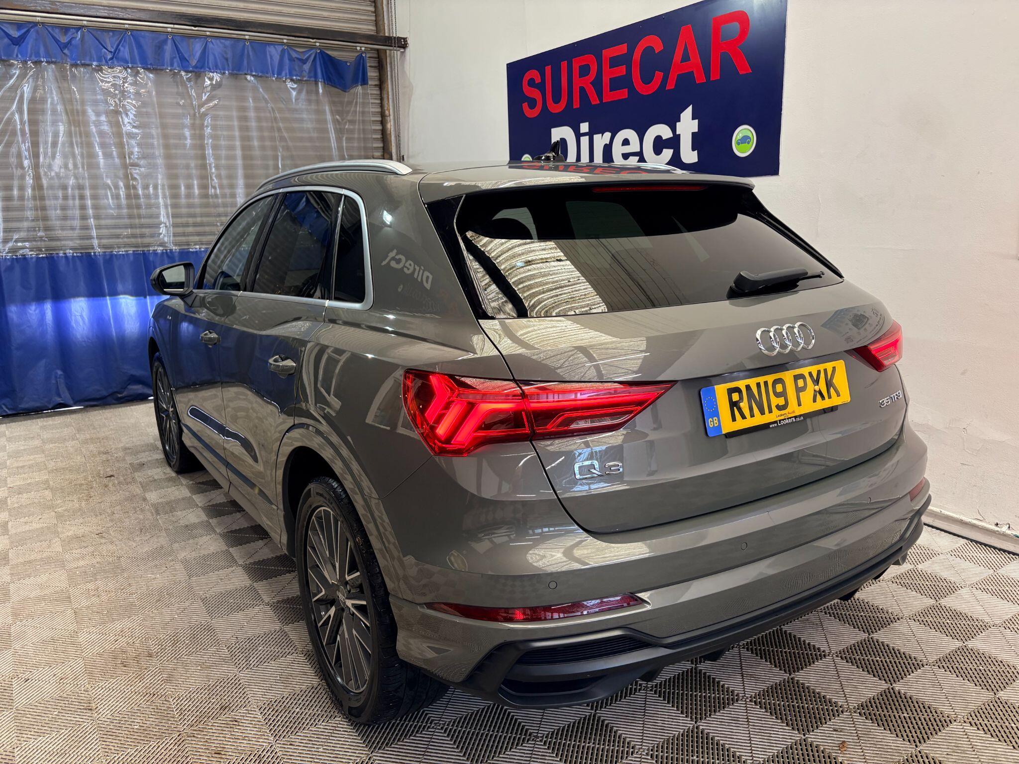 Audi Q3 view 19