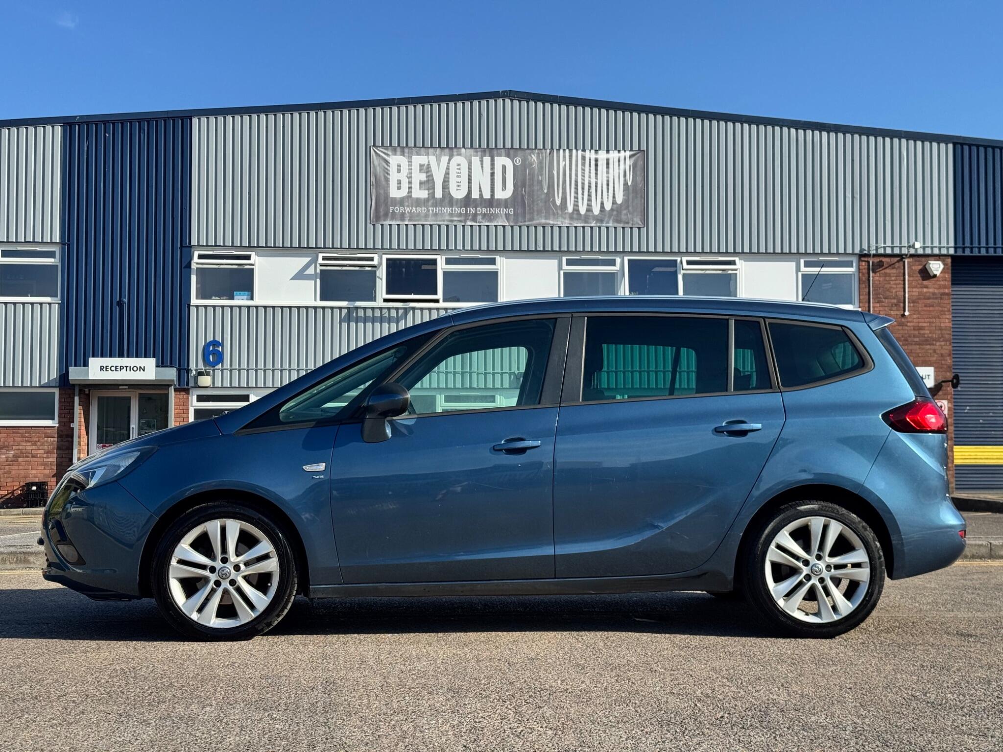 Vauxhall Zafira Tourer view 13