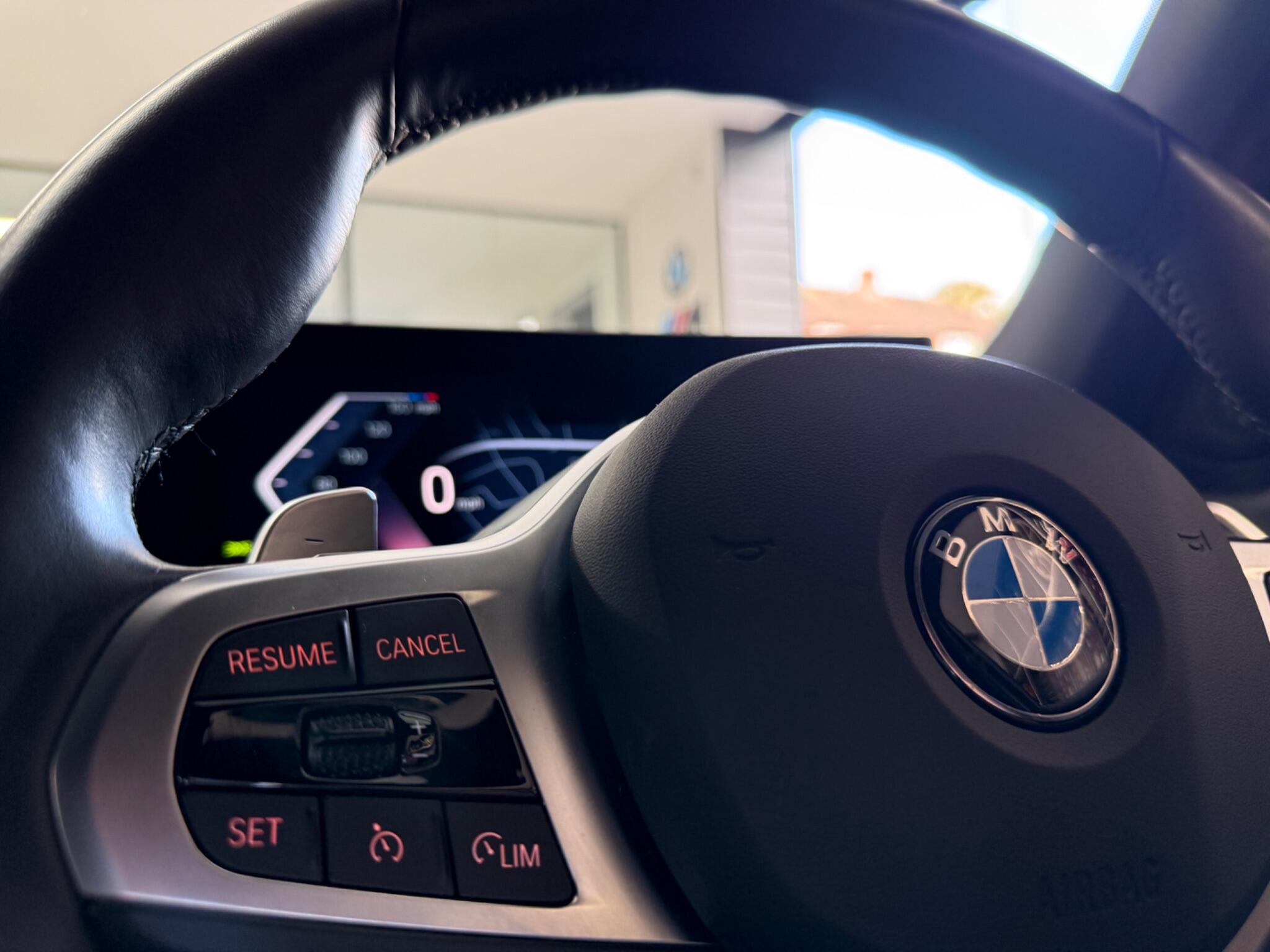 BMW 3 Series view 20