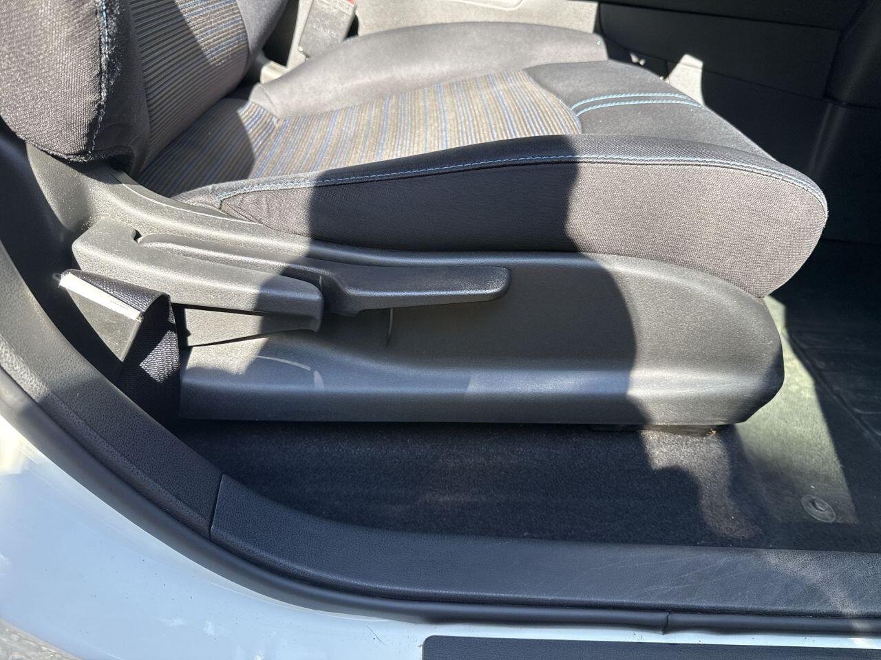Nissan Leaf view 12