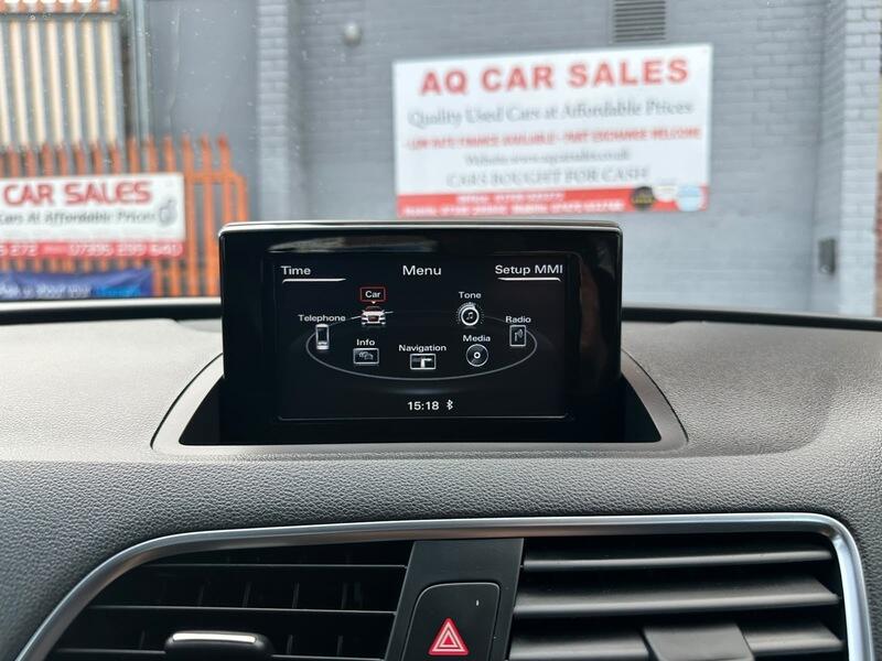 Audi Q3 view 22