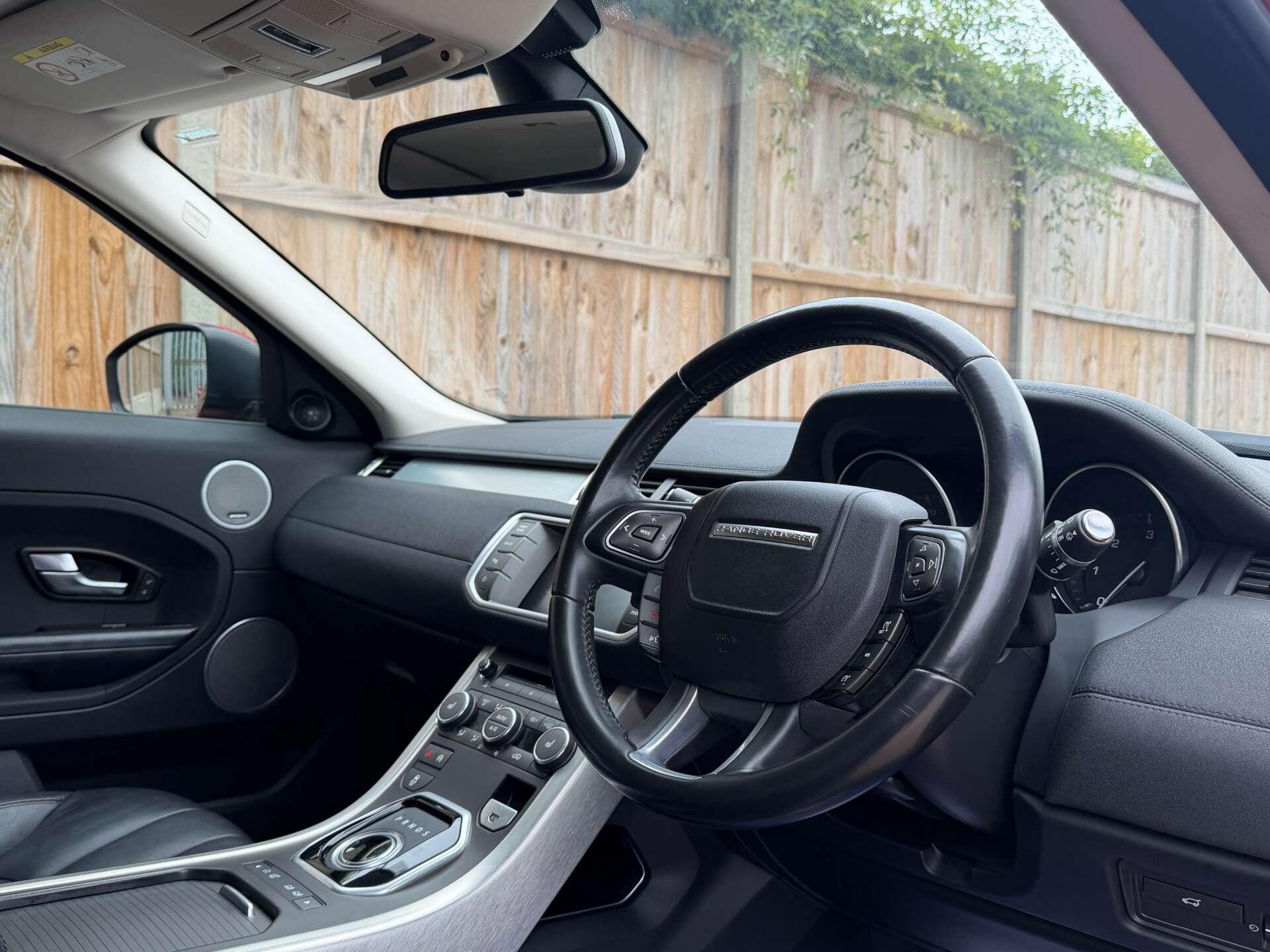 Land Rover Range Rover Evoque view 26