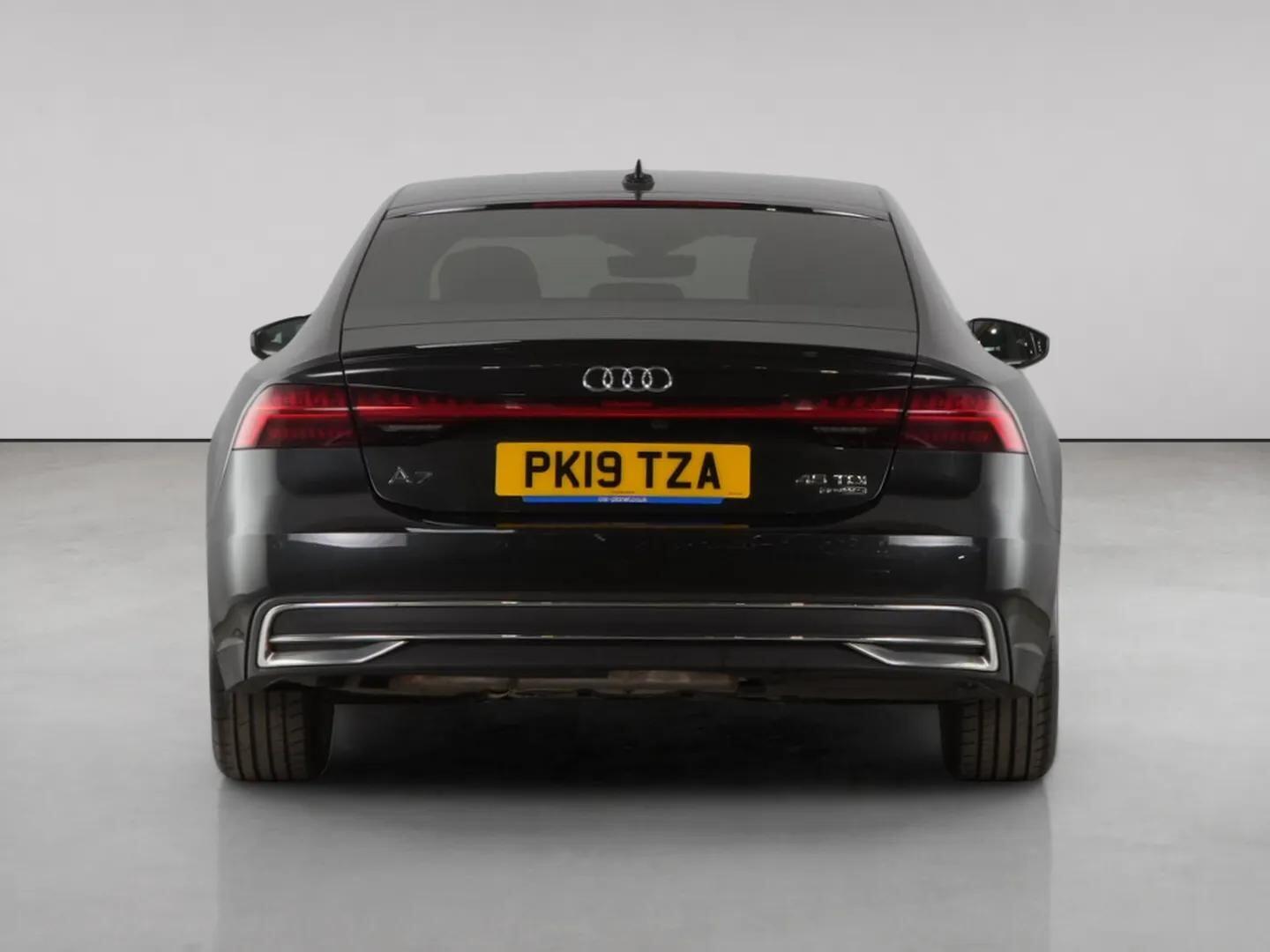 Audi A7 view 7