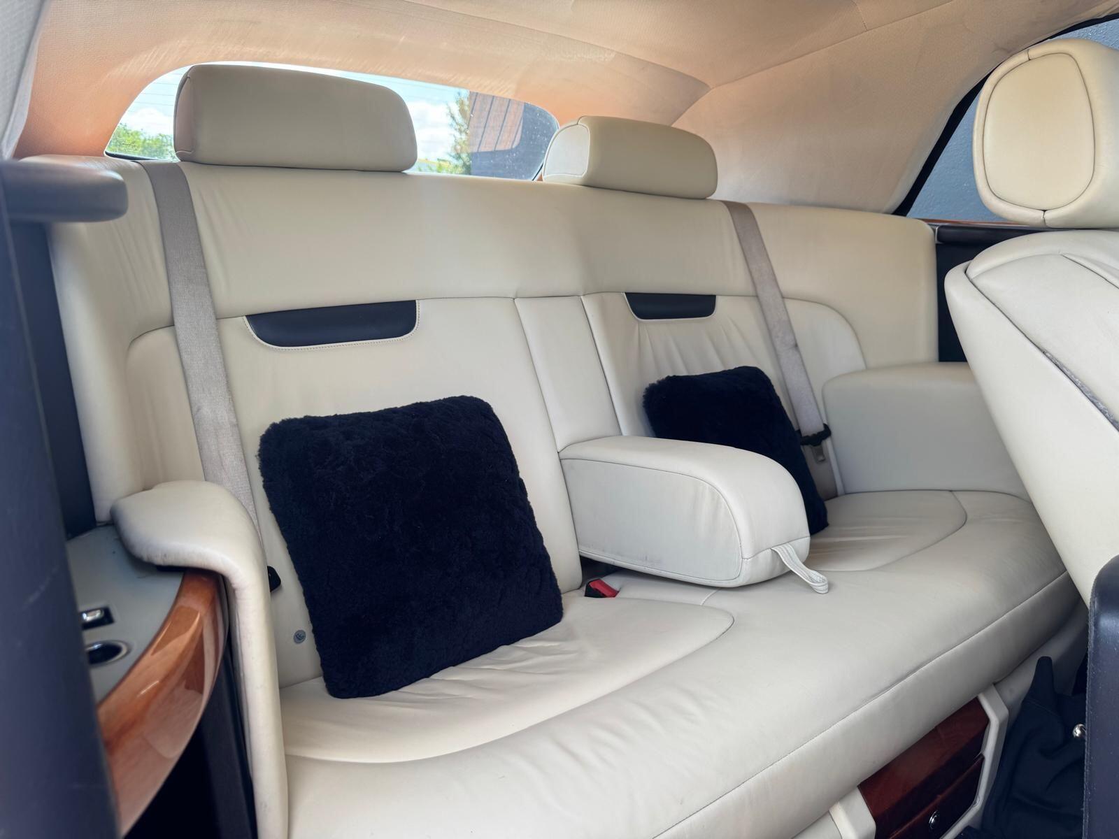 Rolls-Royce Phantom view 14