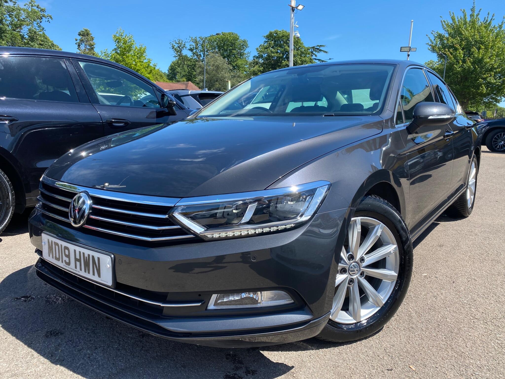 Volkswagen Passat view 8