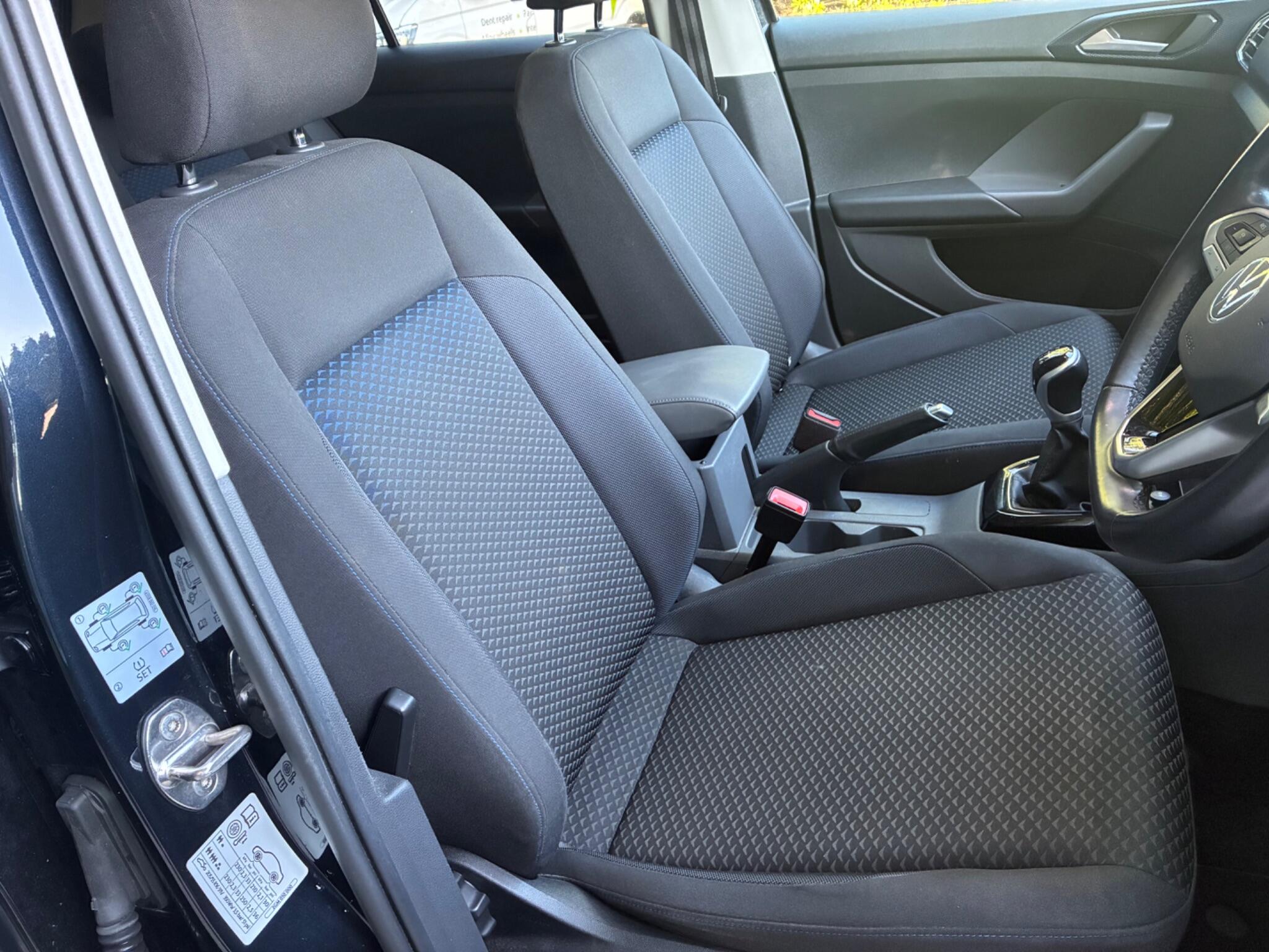 Volkswagen T-Cross view 17