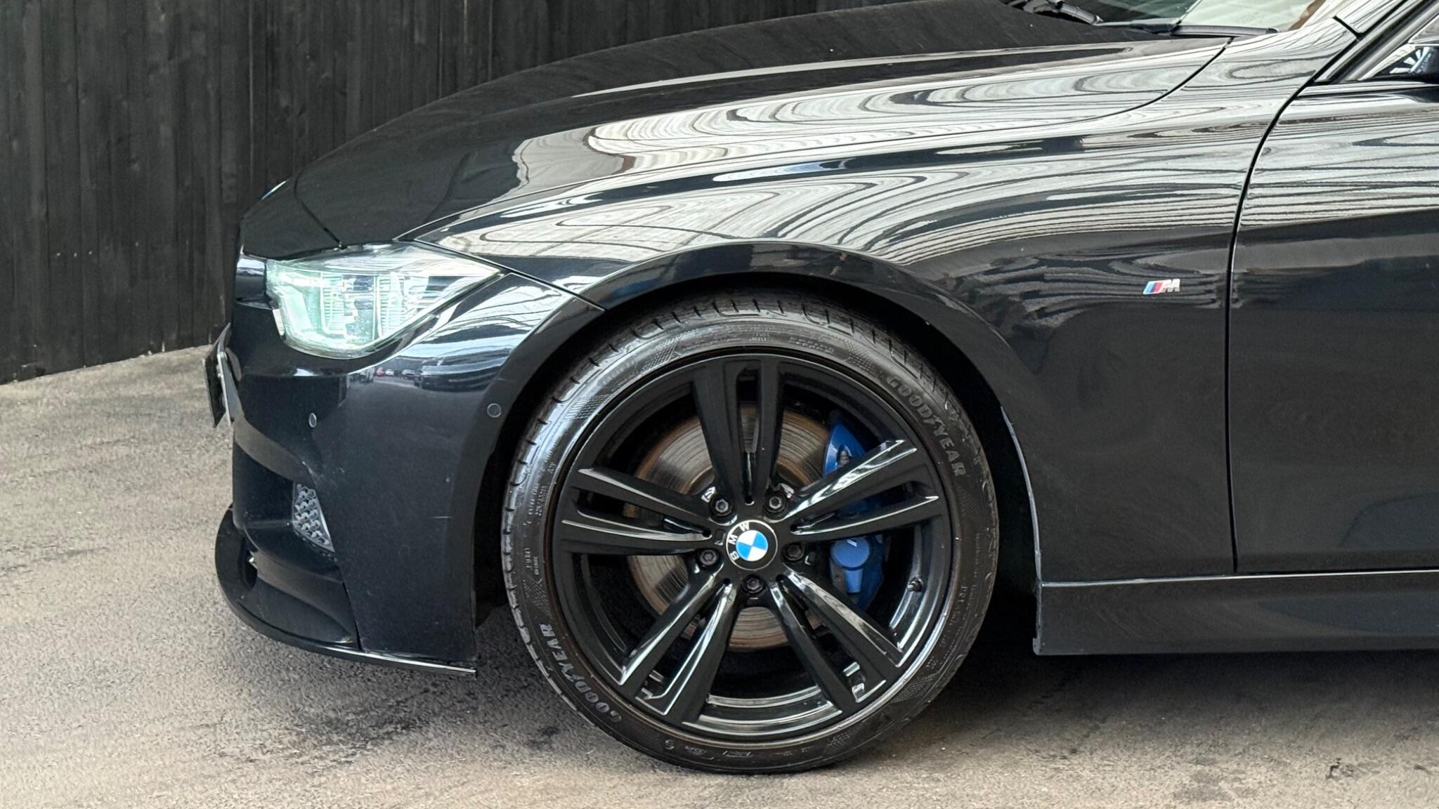 BMW 3 Series view 8