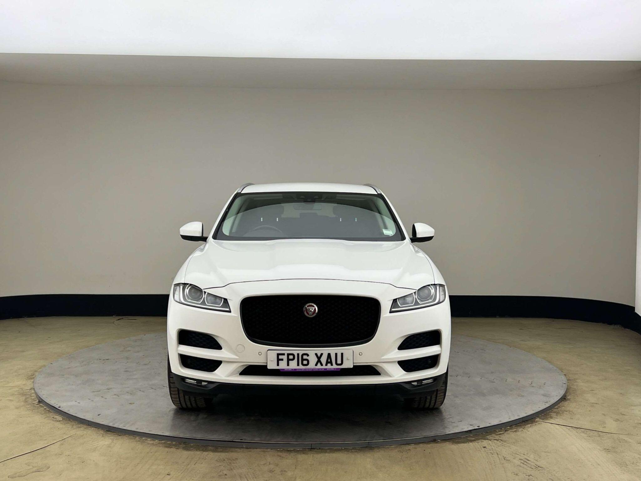 Jaguar F-Pace view 5