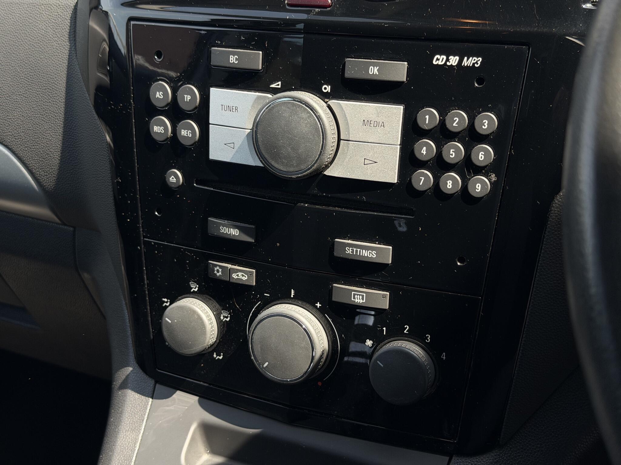 Vauxhall Zafira view 15