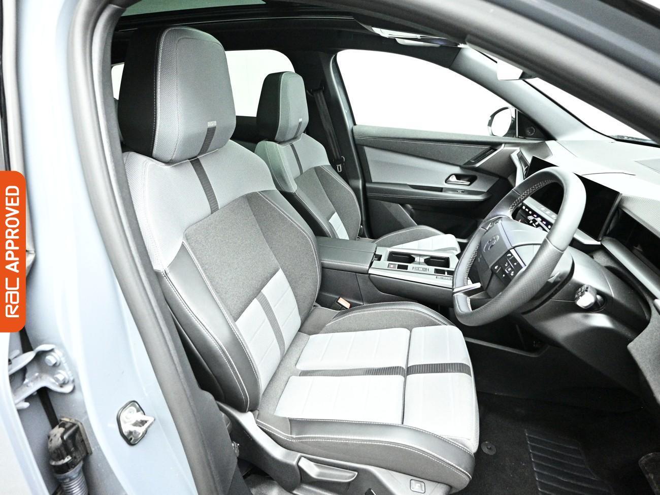 Vauxhall Grandland view 12