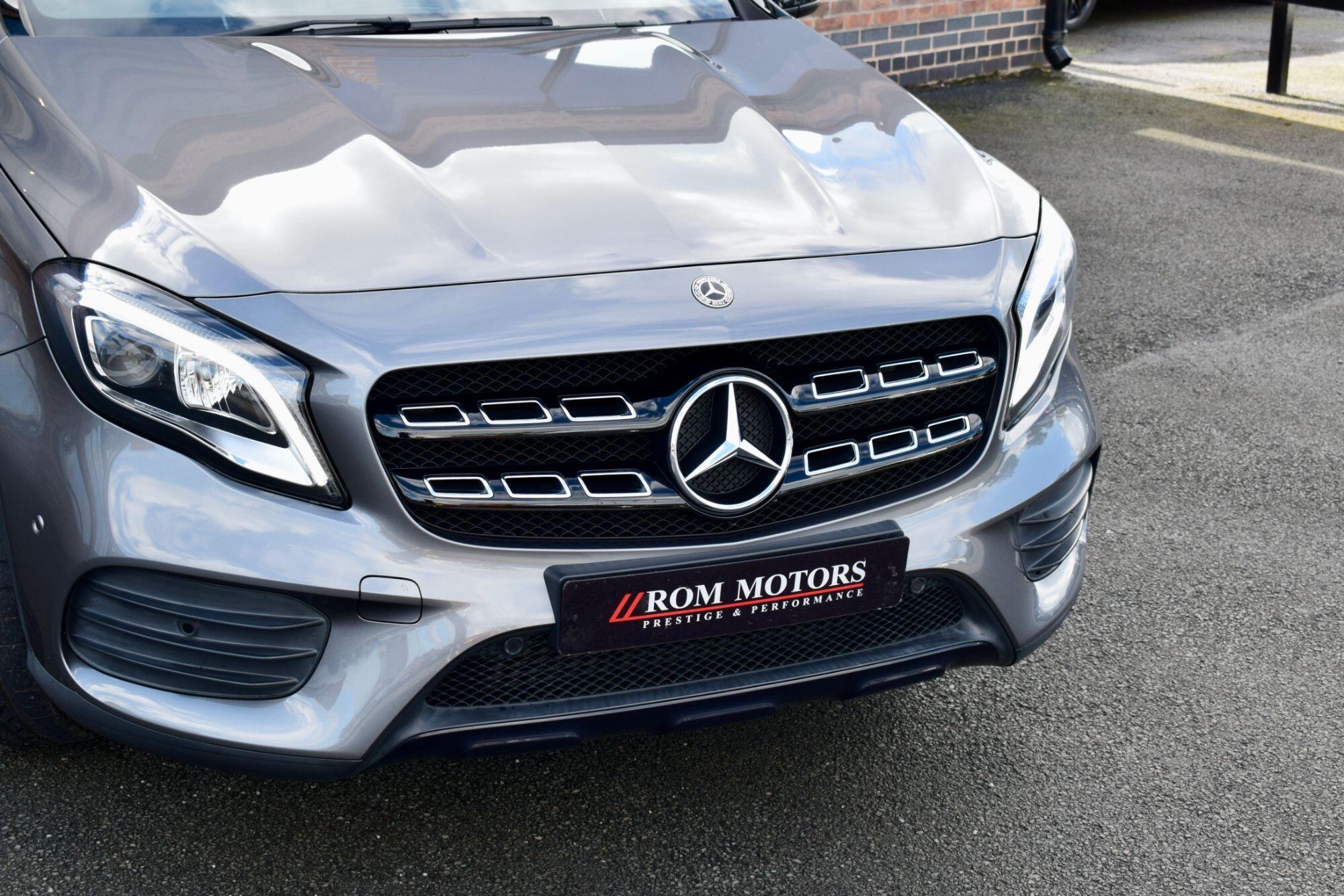Mercedes-Benz GLA view 46