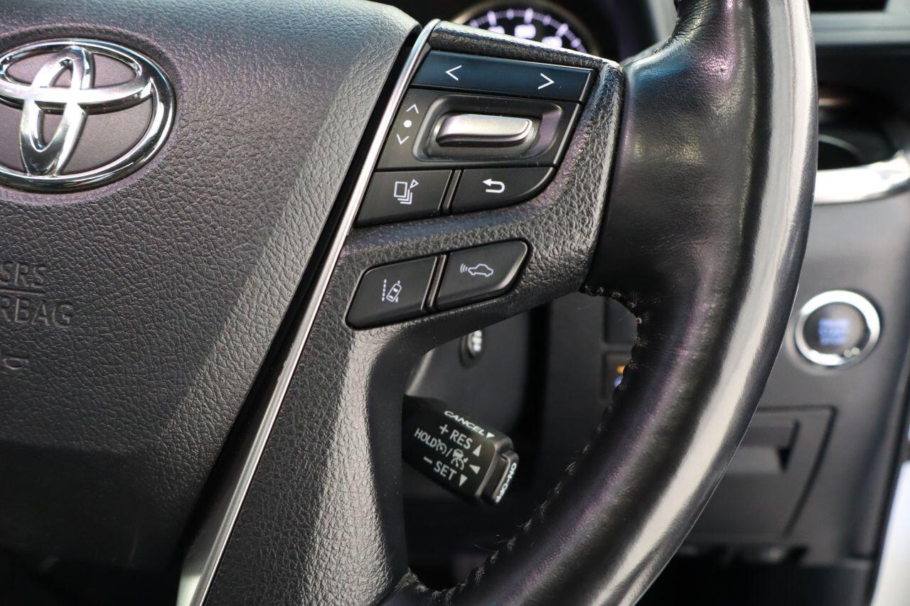 Toyota Alphard view 17