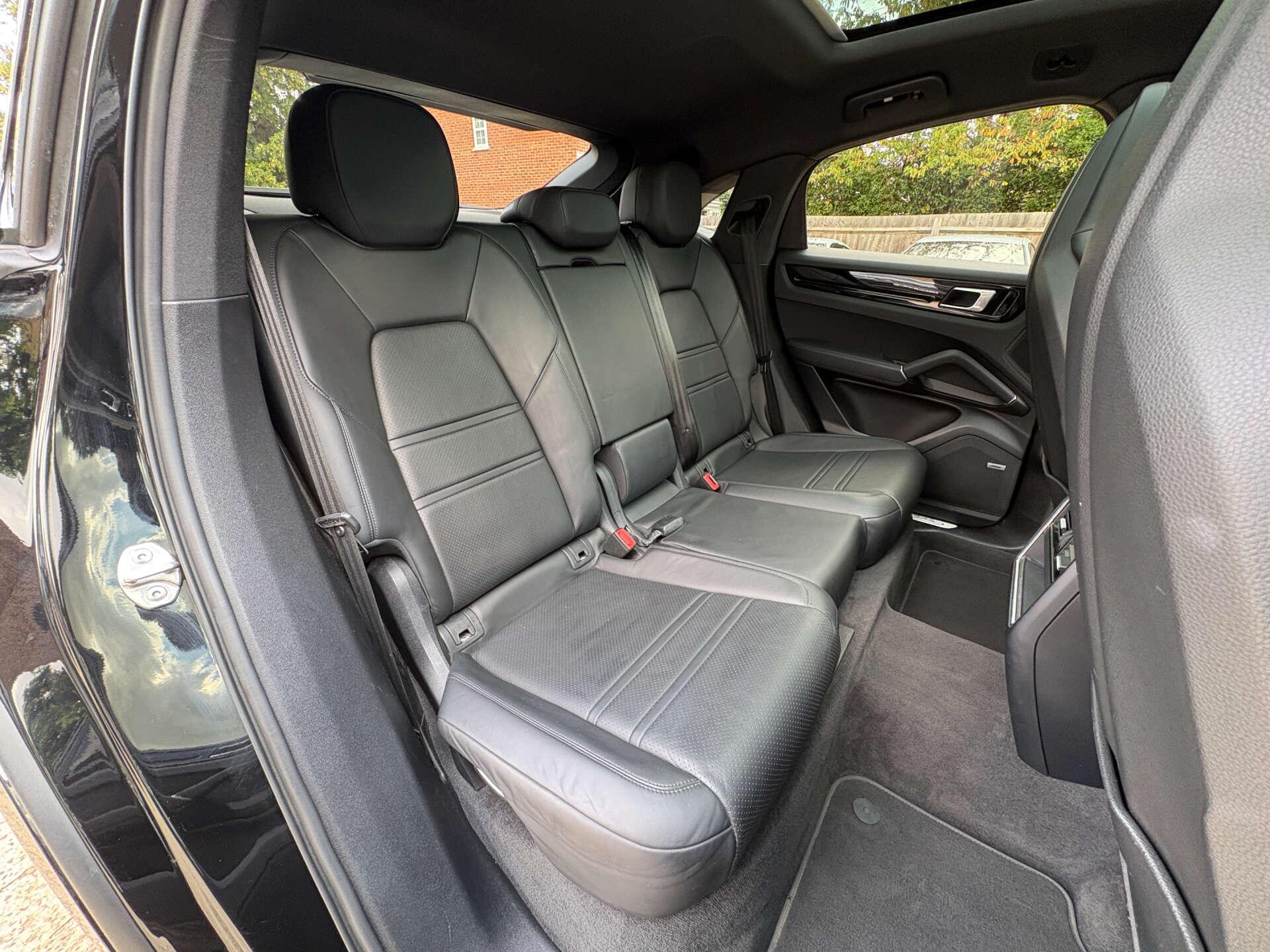 Porsche Cayenne view 50
