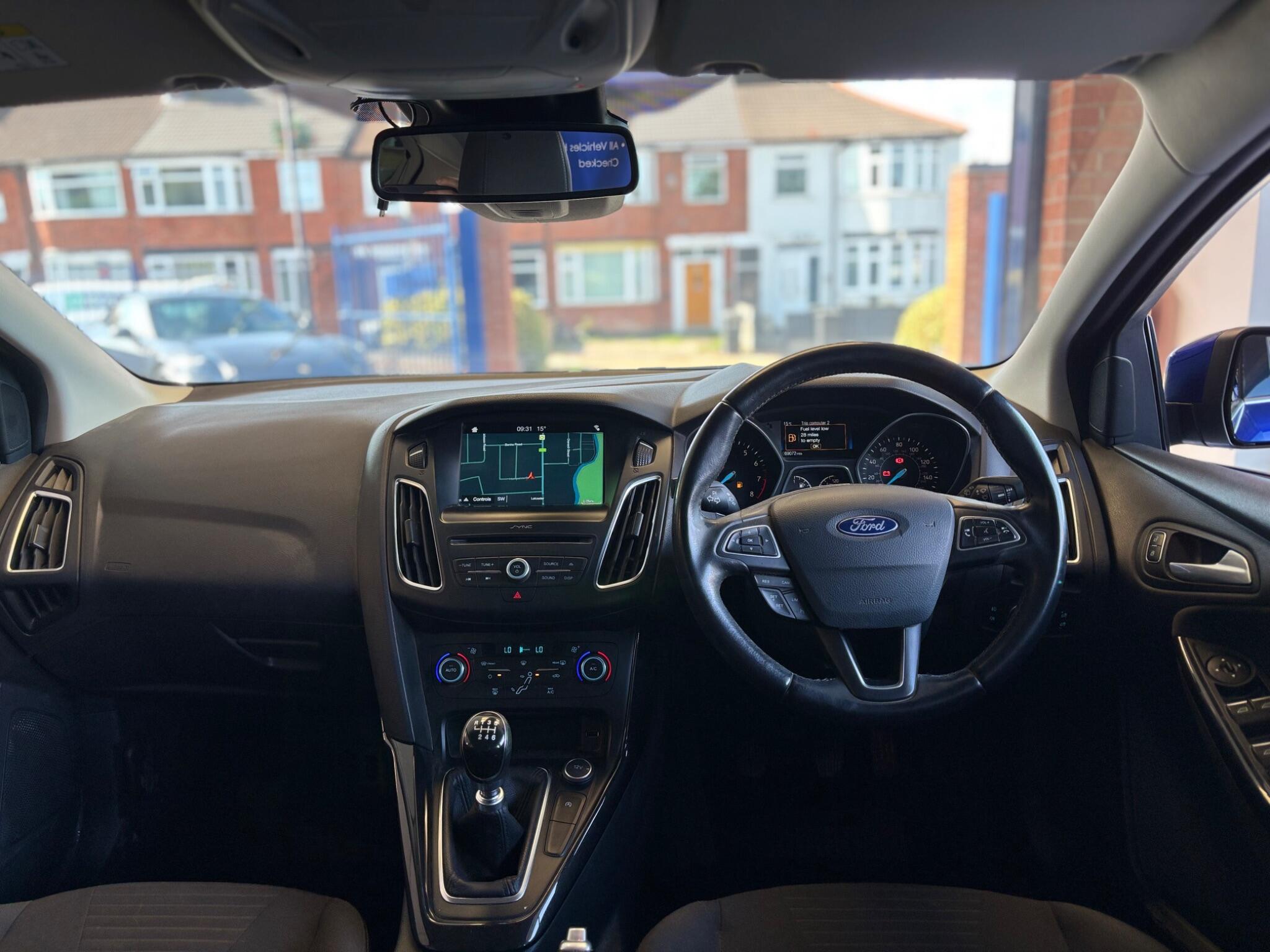 Ford Focus view 10