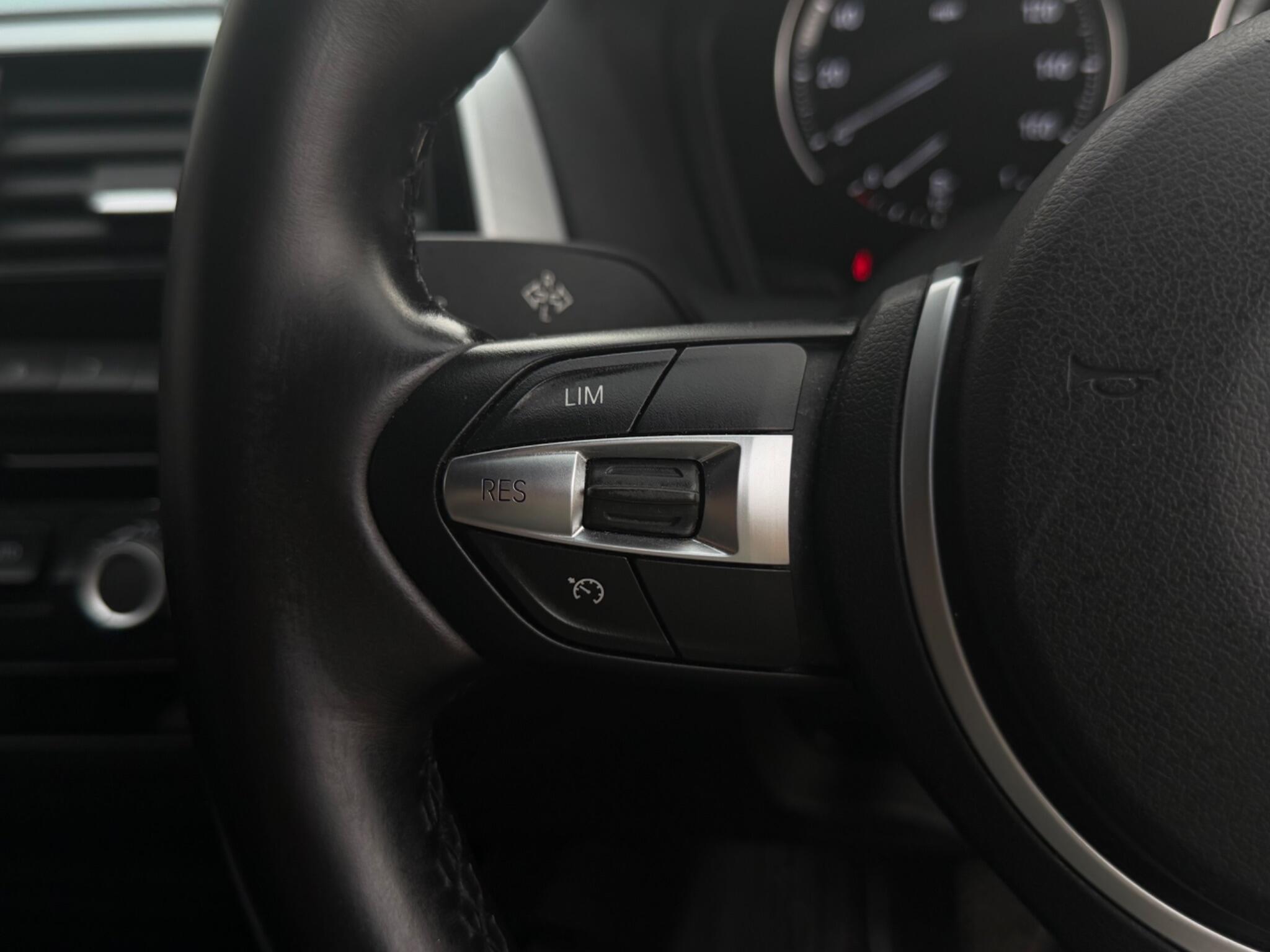 BMW 1 Series view 21