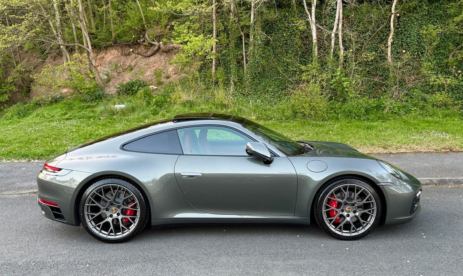 Porsche 911 view 76