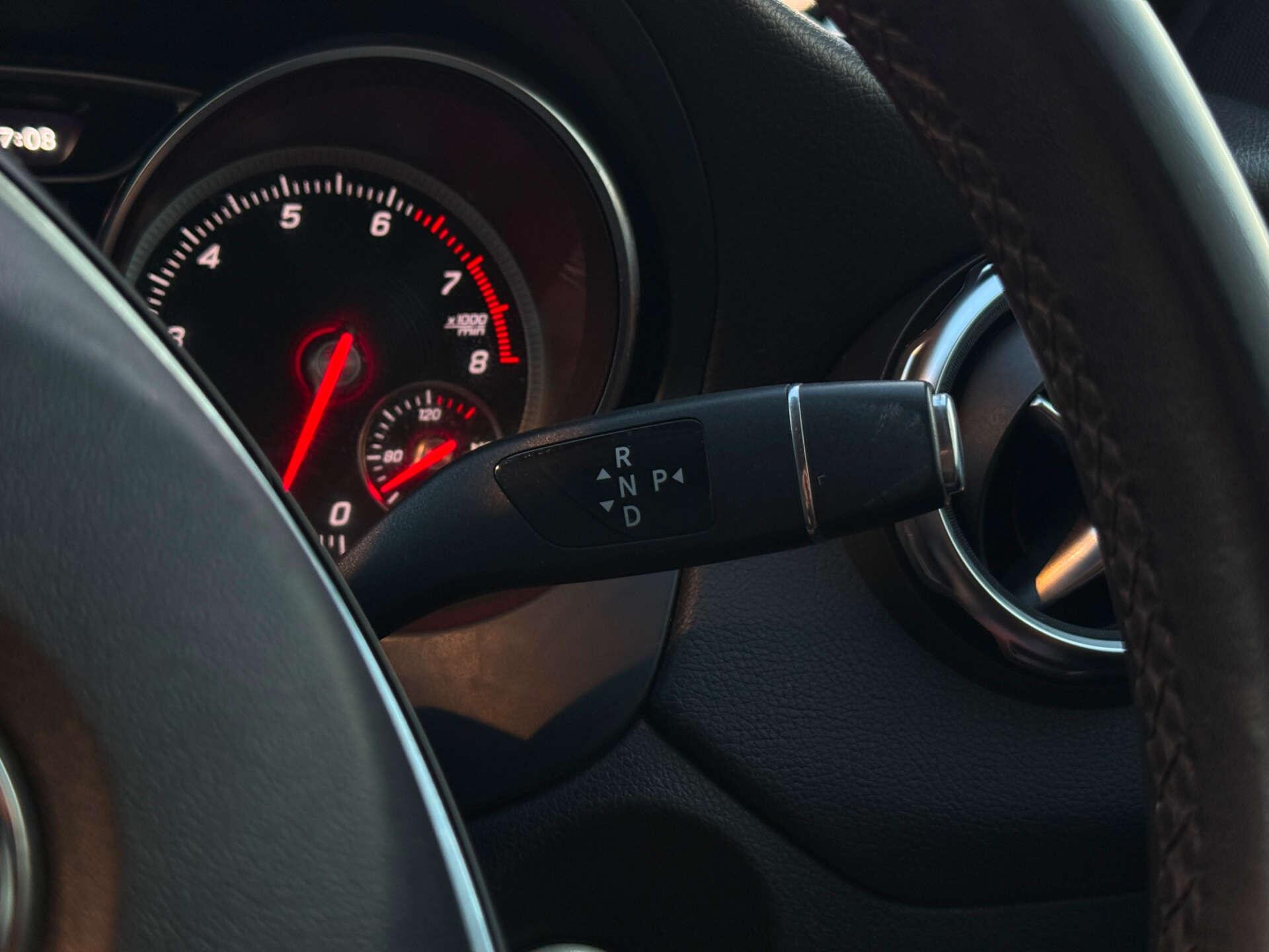 Mercedes-Benz Gla view 51