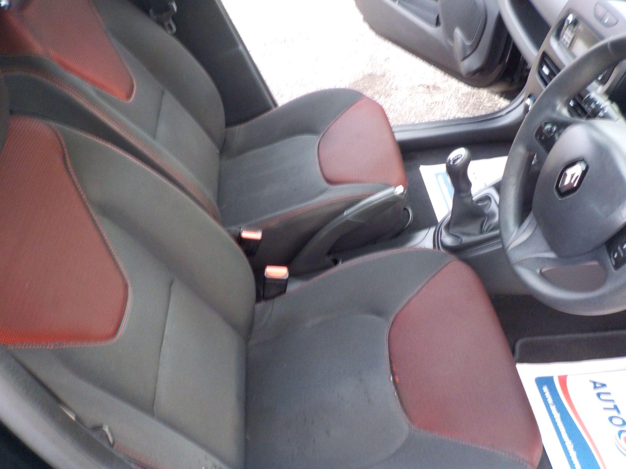 Renault Clio 1.2 16V Expression + Euro 5 5dr