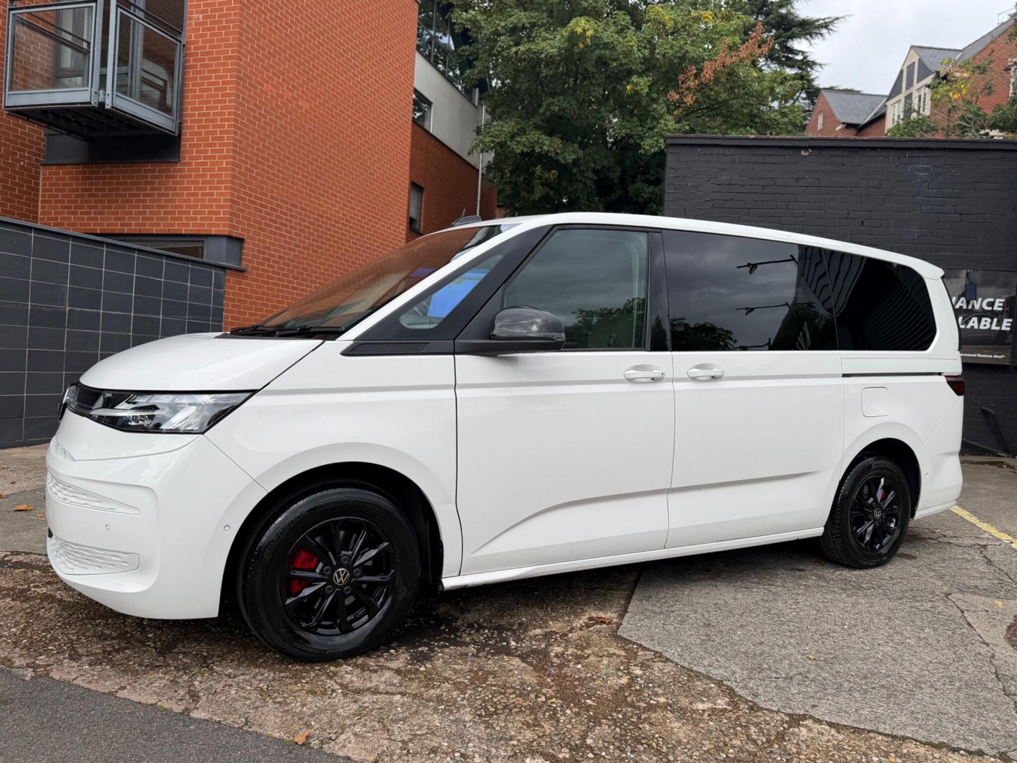 Volkswagen Multivan view 16