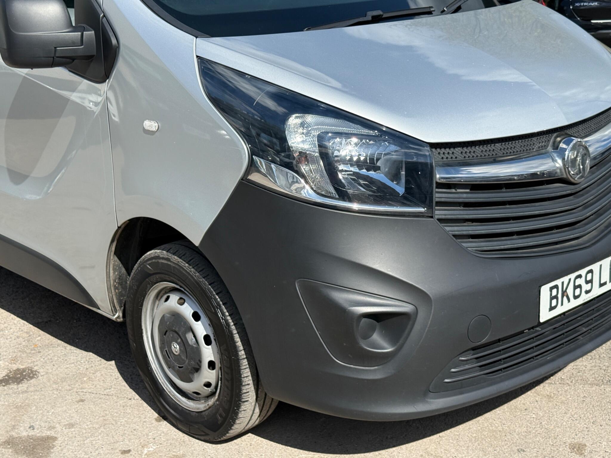 Vauxhall Vivaro - Image 23
