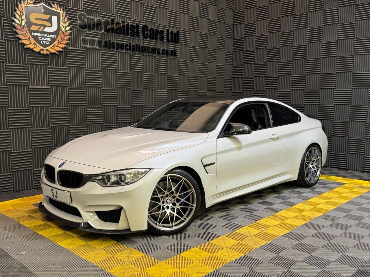 BMW M4 view 4