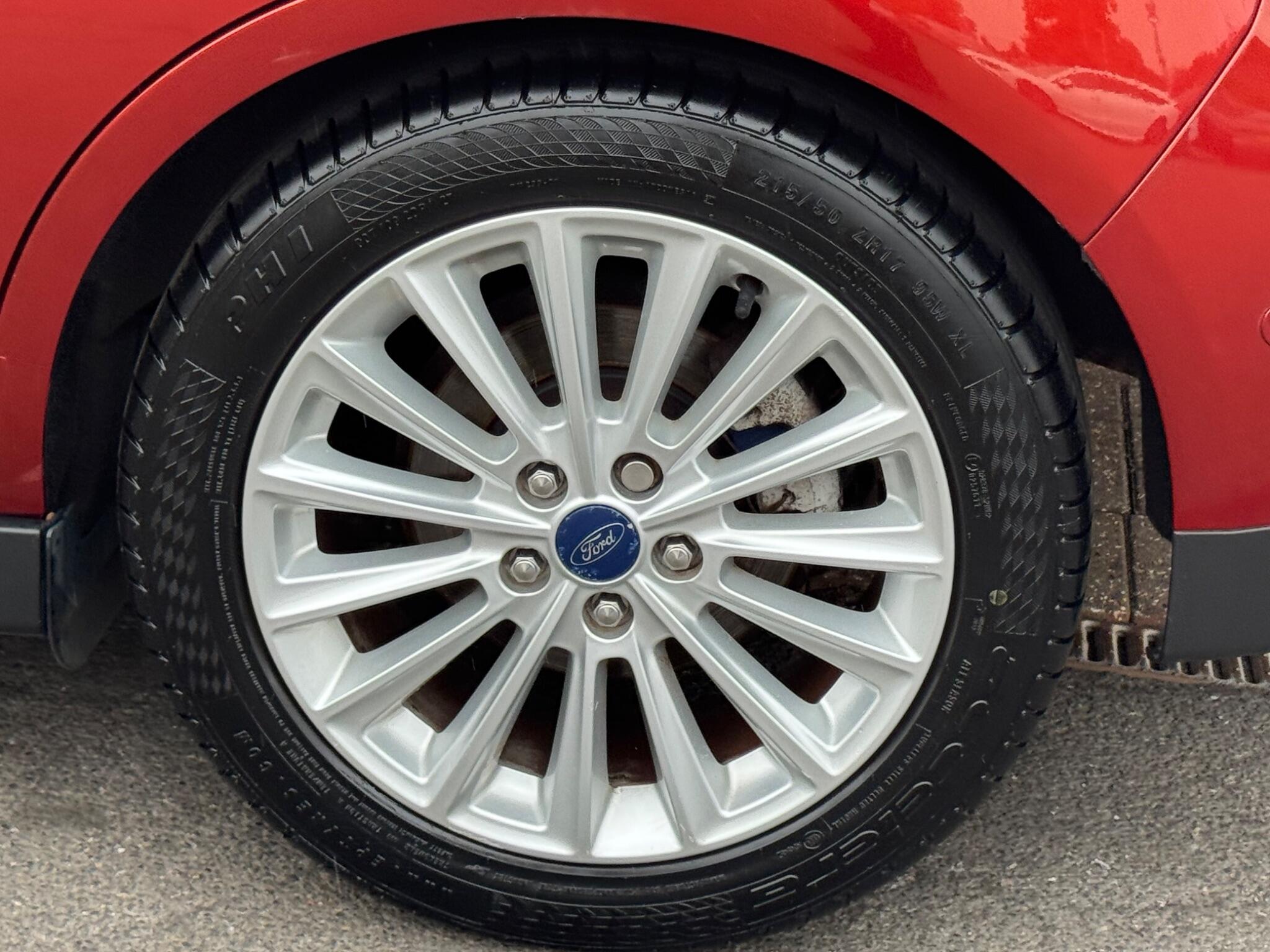 Ford C-Max view 25