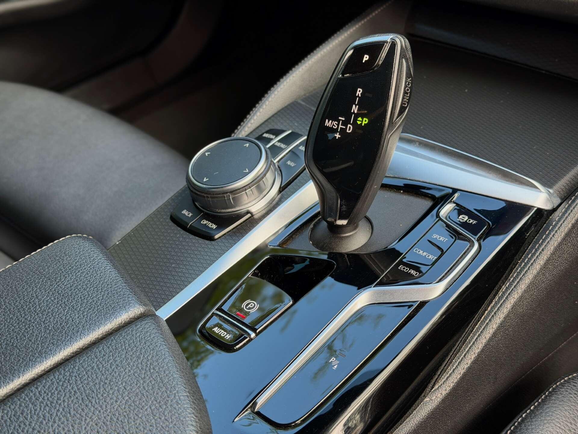 BMW 5 Series view 37