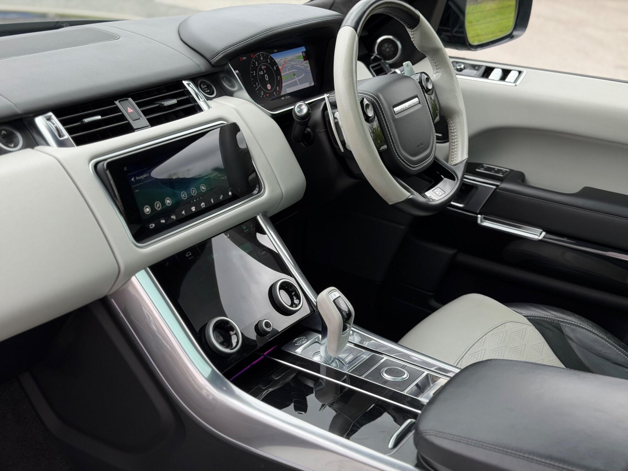 Land Rover Range Rover Sport view 12