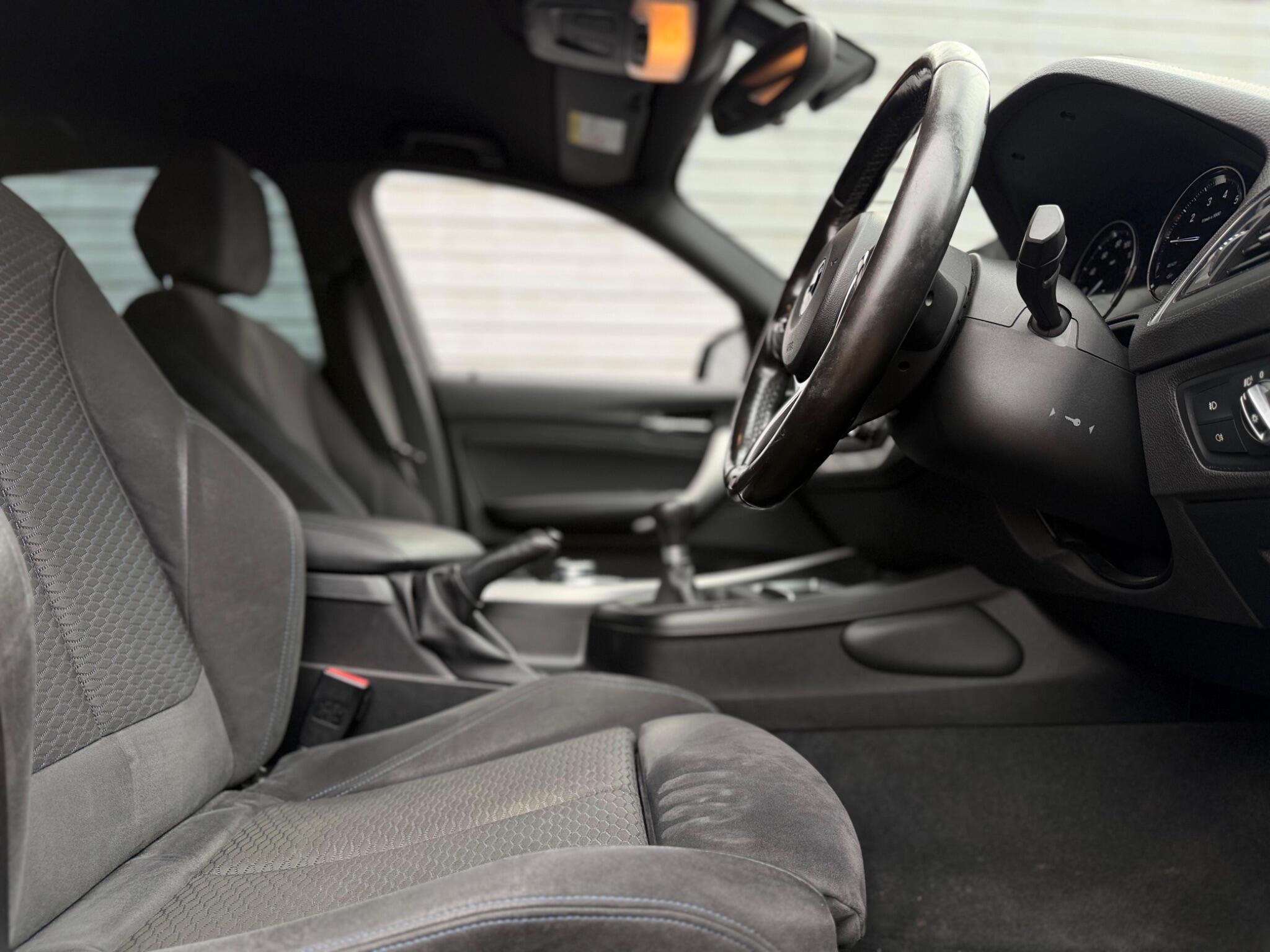 BMW 1 Series view 14
