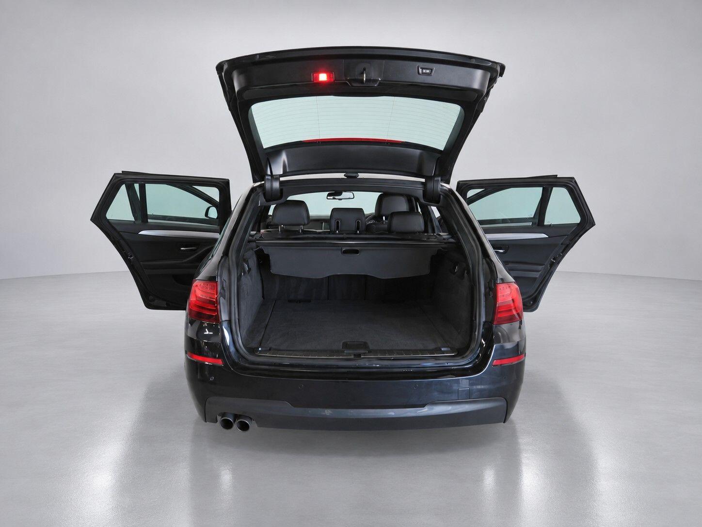 BMW 5 Series view 21