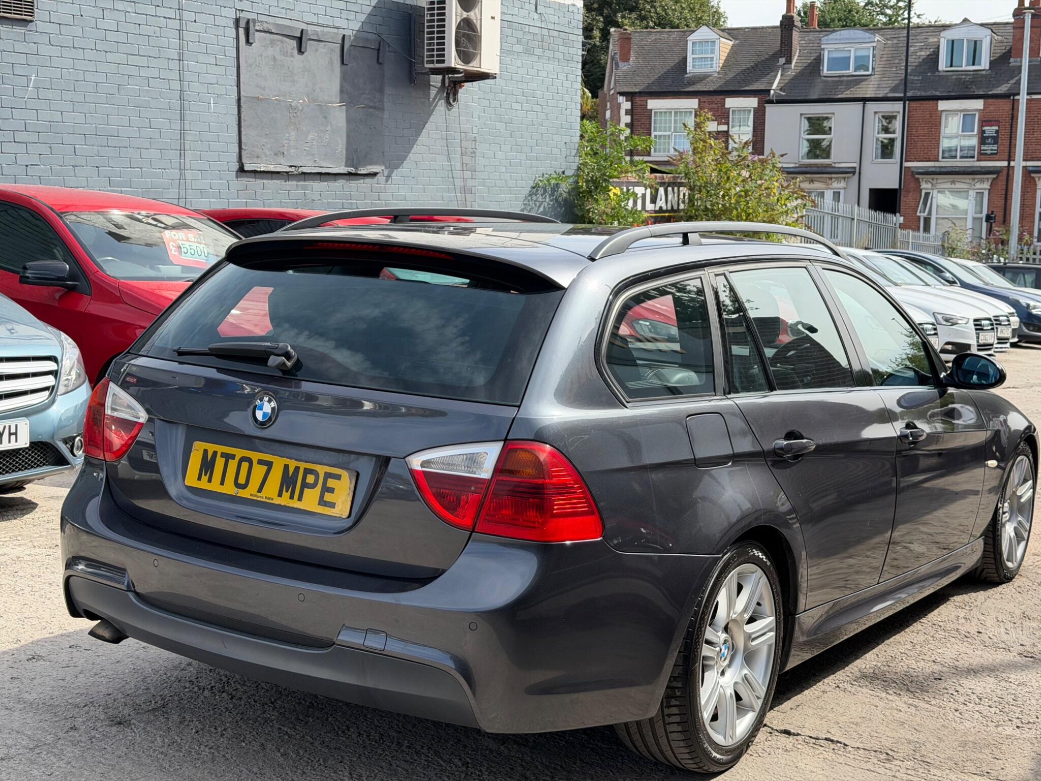 BMW 3 Series view 13