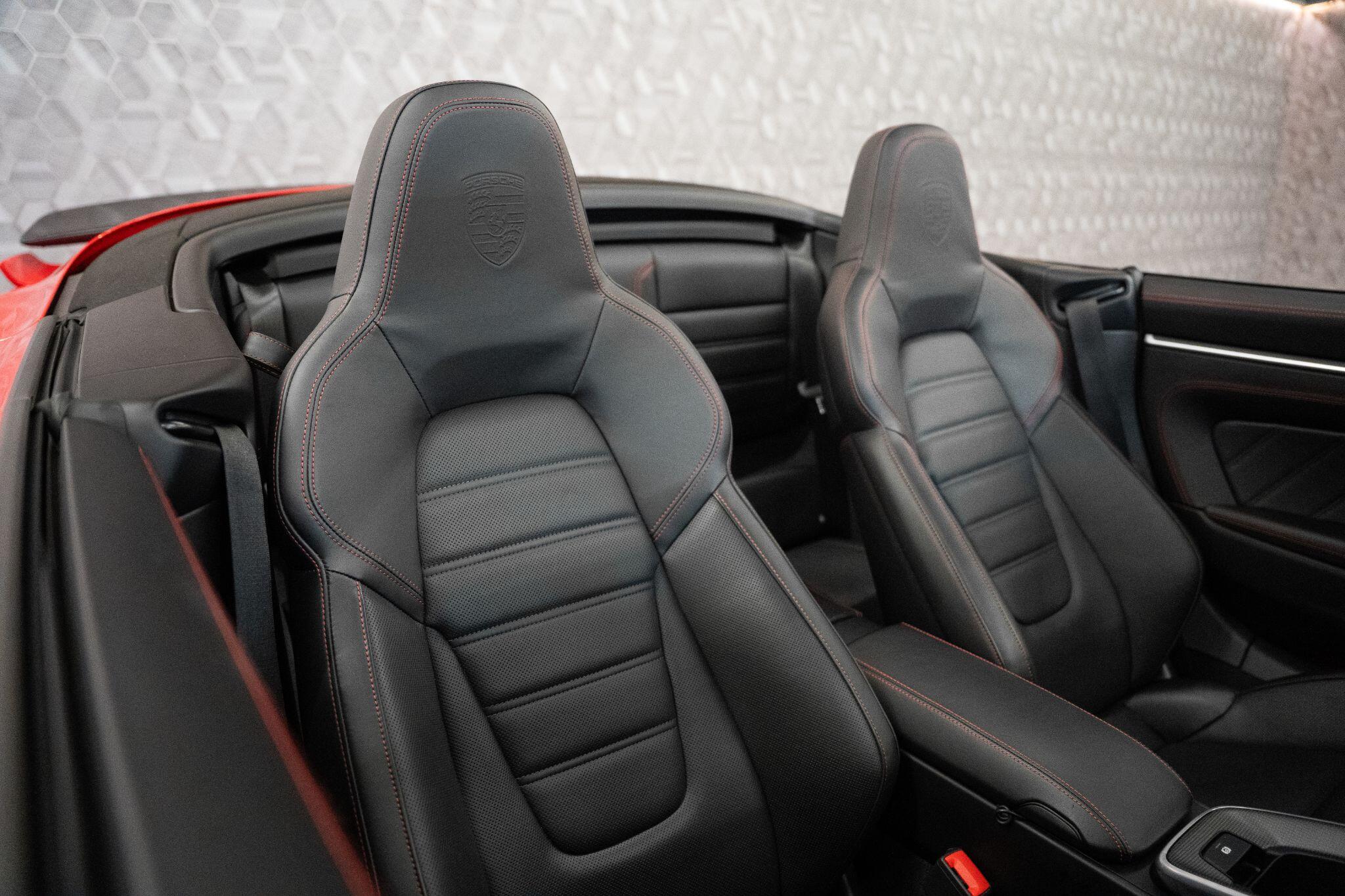 Porsche 911 view 15
