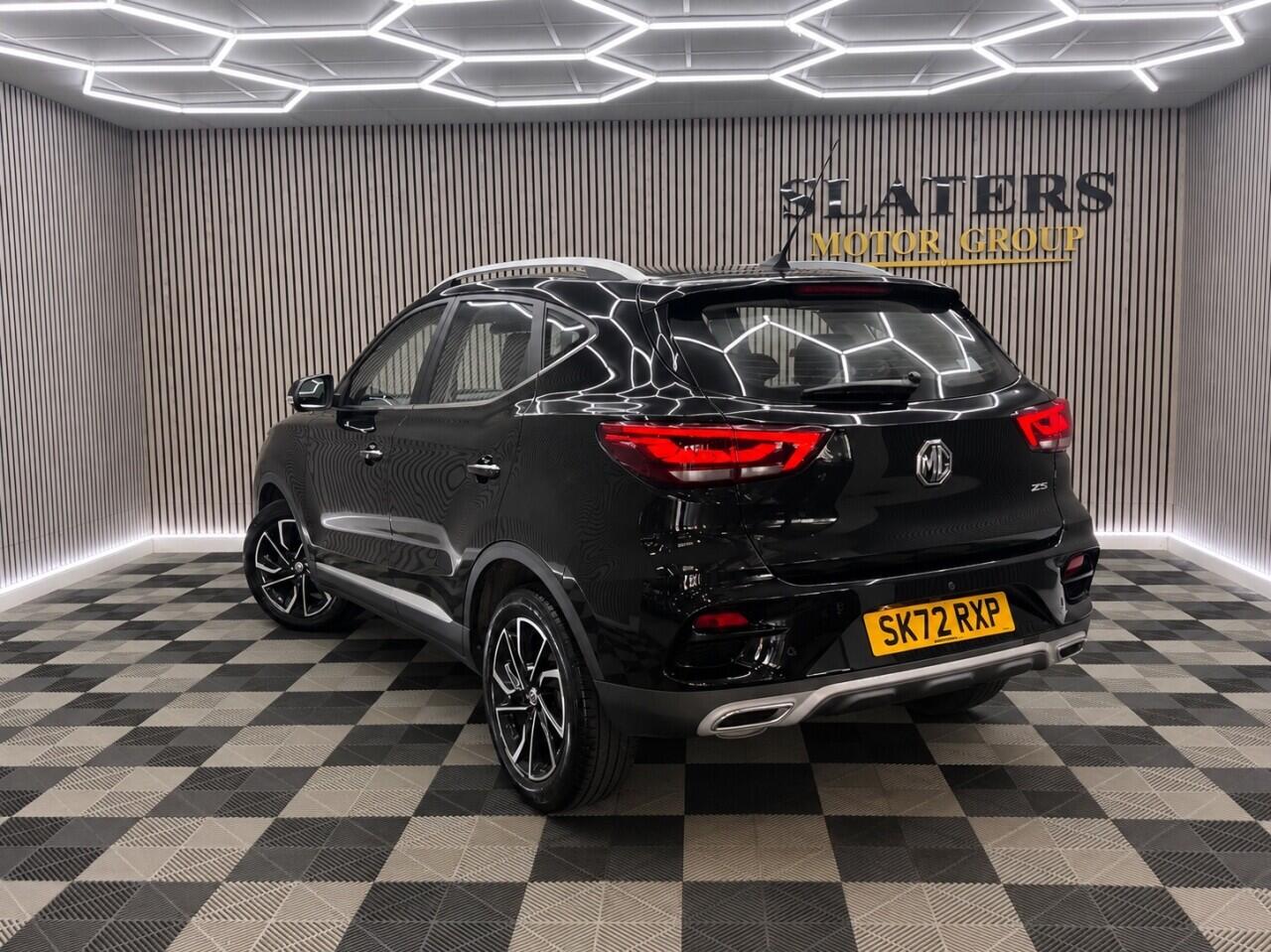 MG ZS view 31