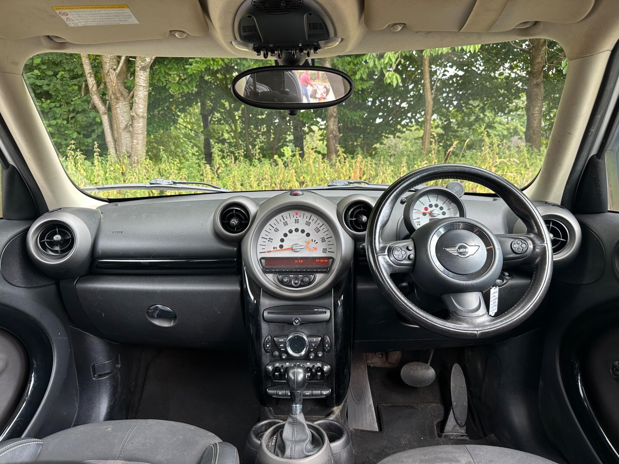 Mini Countryman view 26