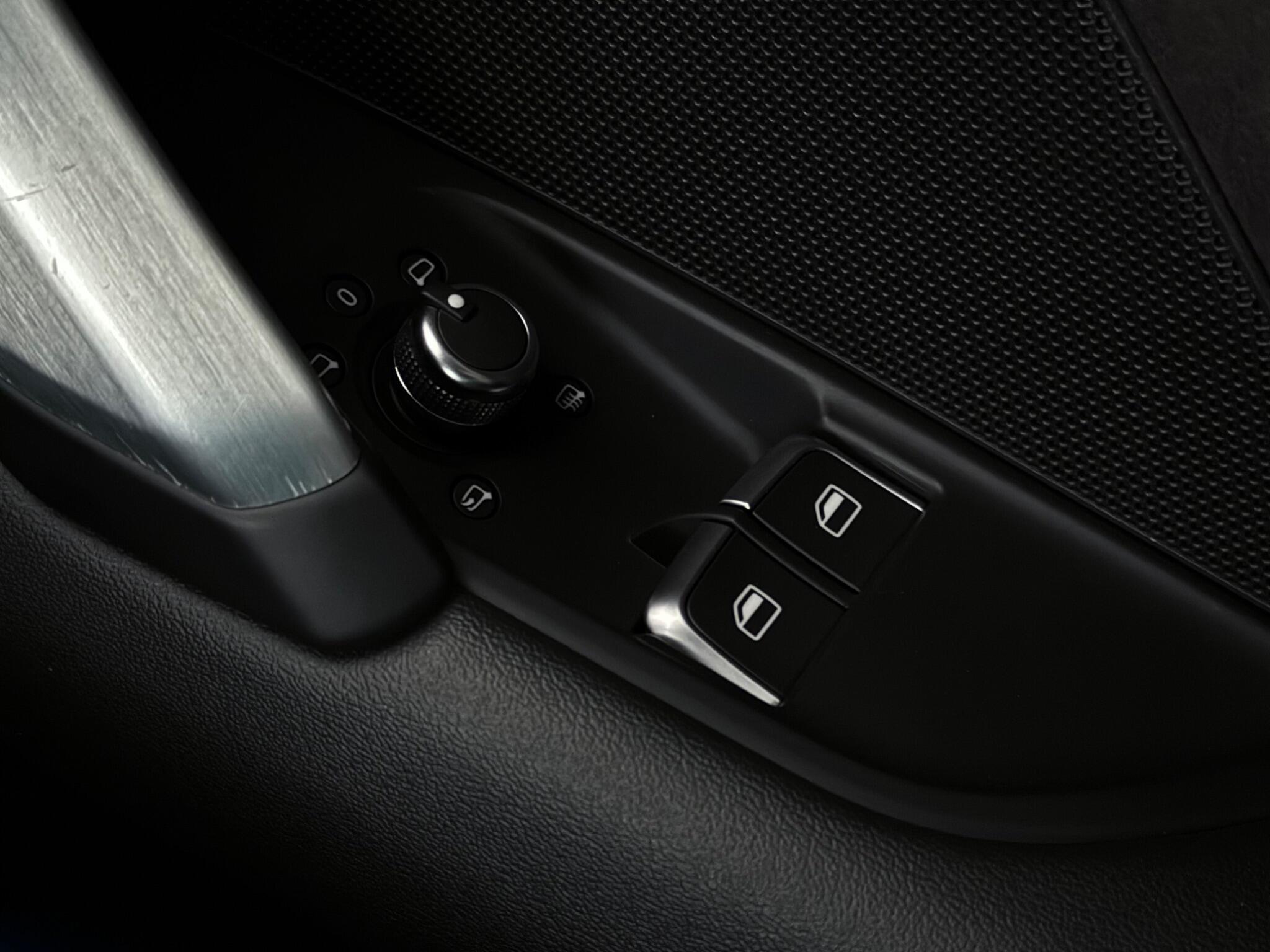 Audi TT view 21