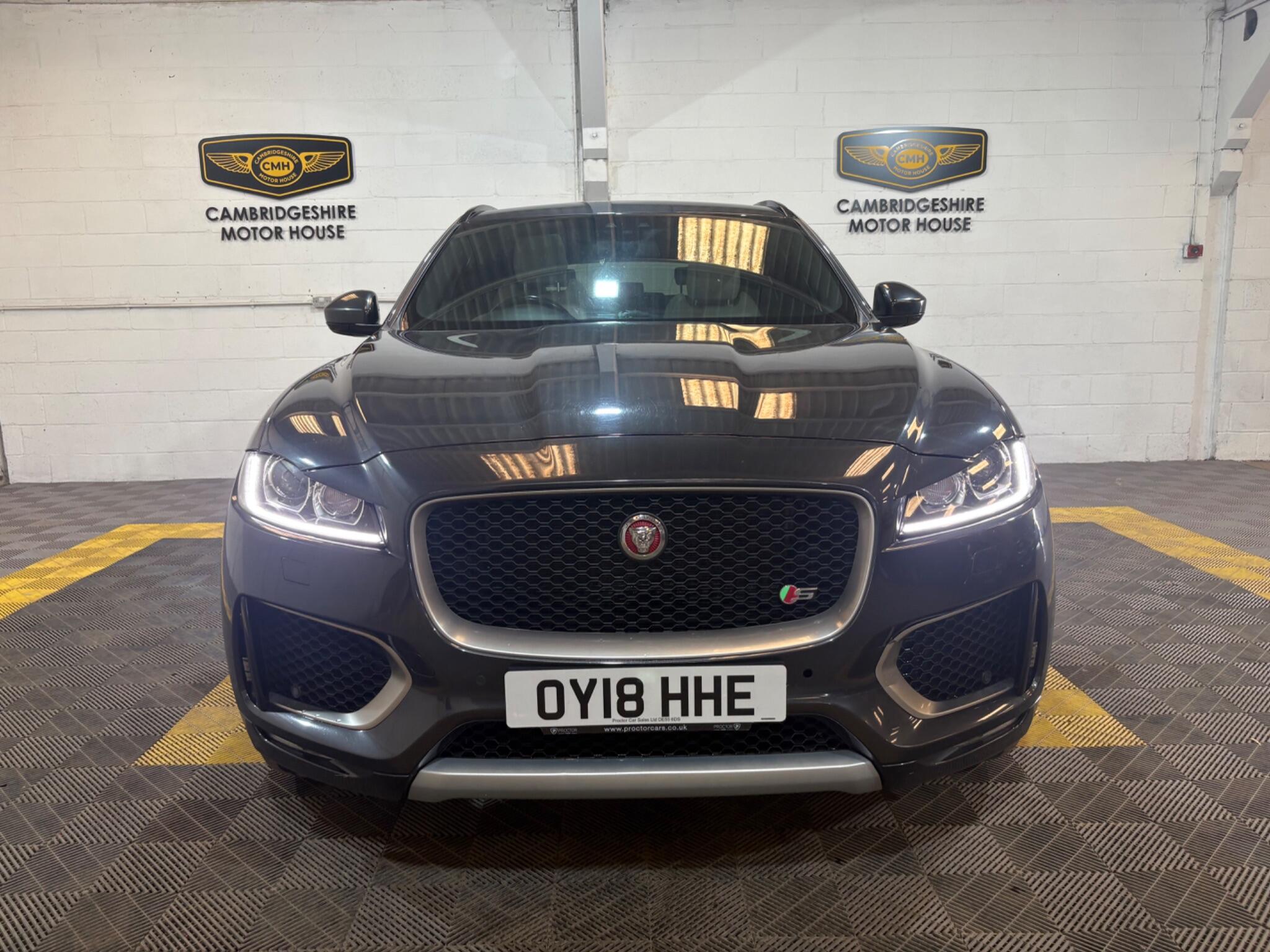 Jaguar F-Pace view 5